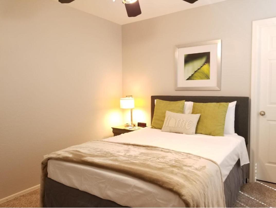 Double Room with Shared Bathroom photo 1