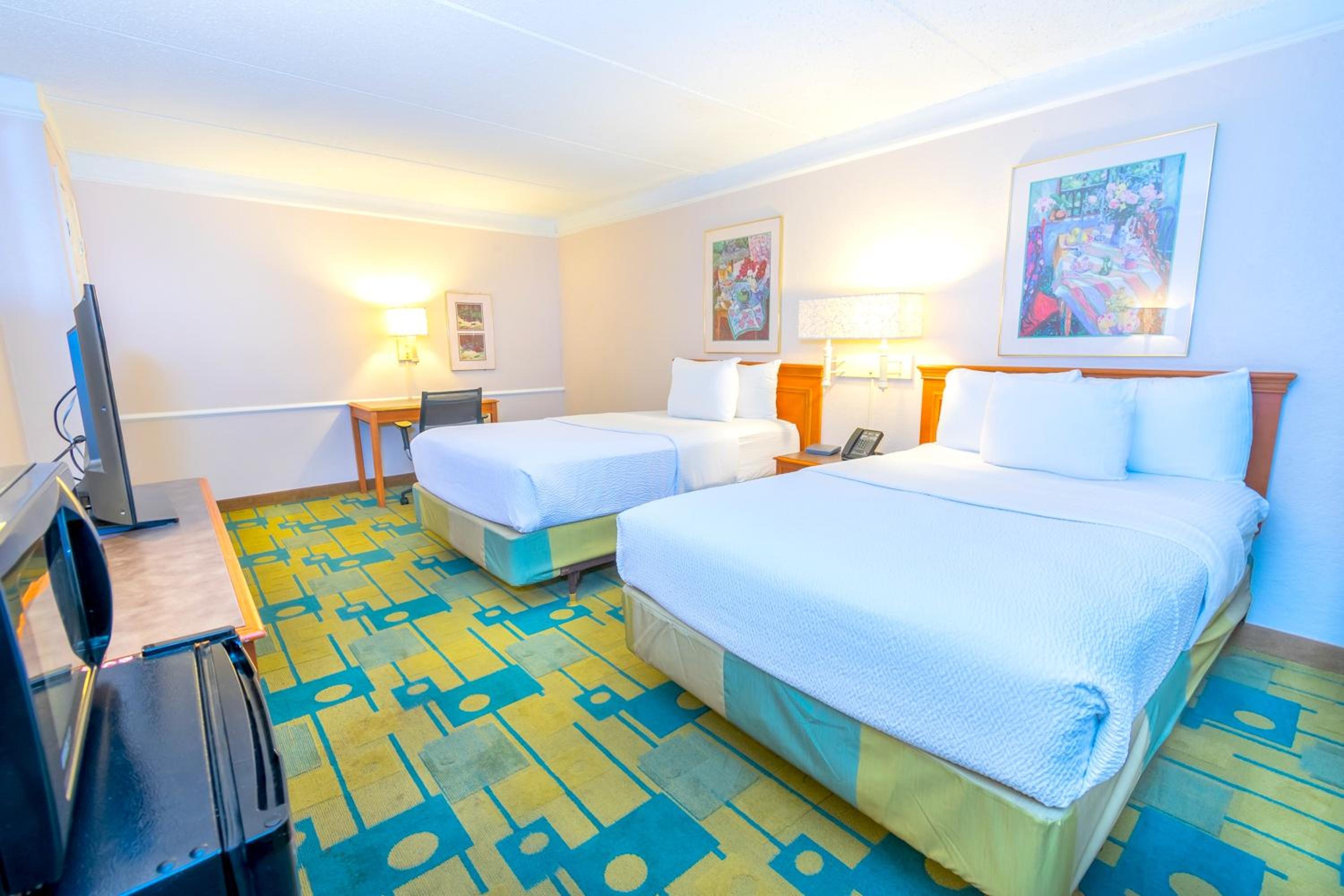 Double Room with Two Double Beds - Non-Smoking - Photo 7