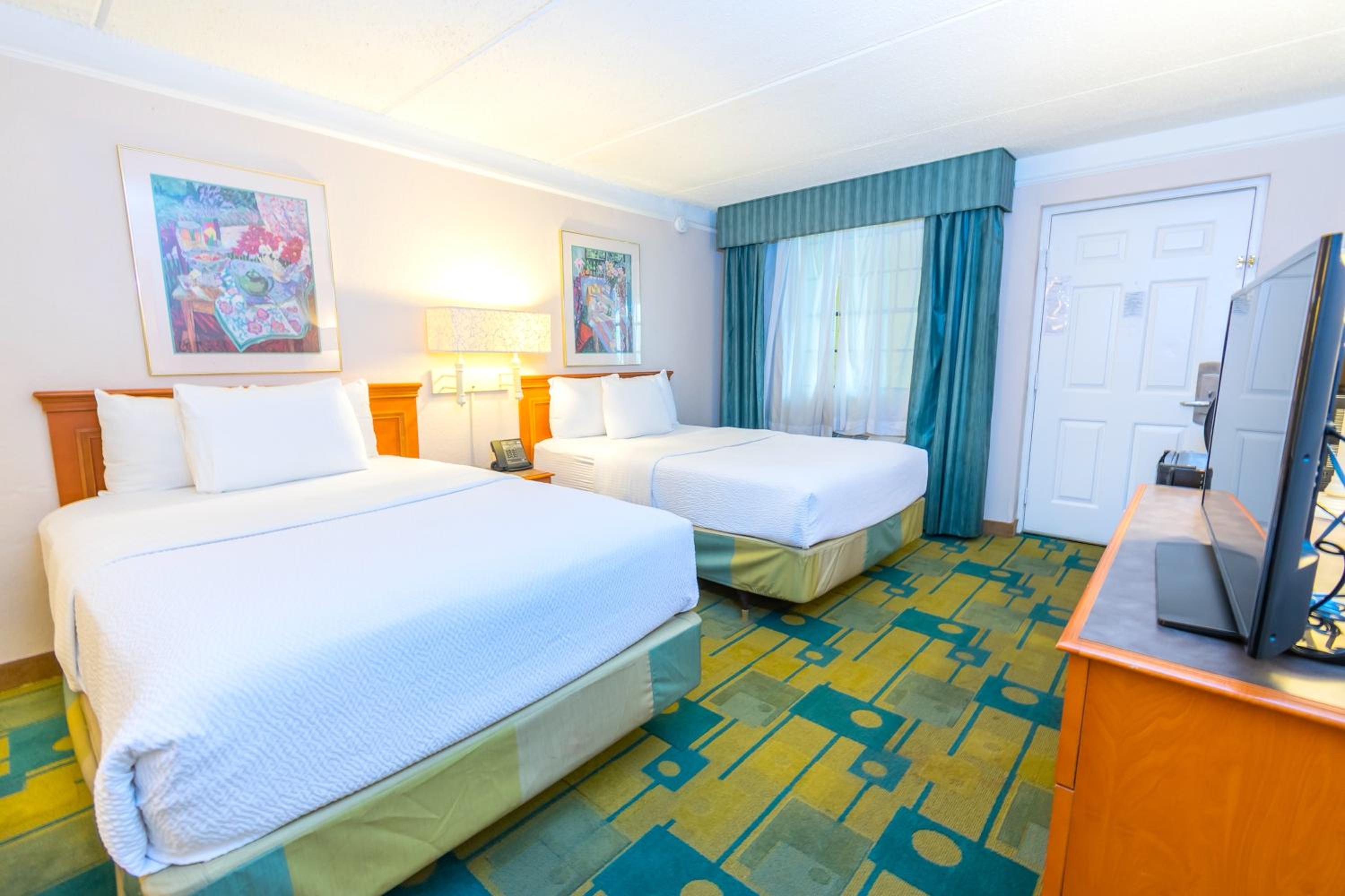 Double Room with Two Double Beds - Non-Smoking - Photo 4