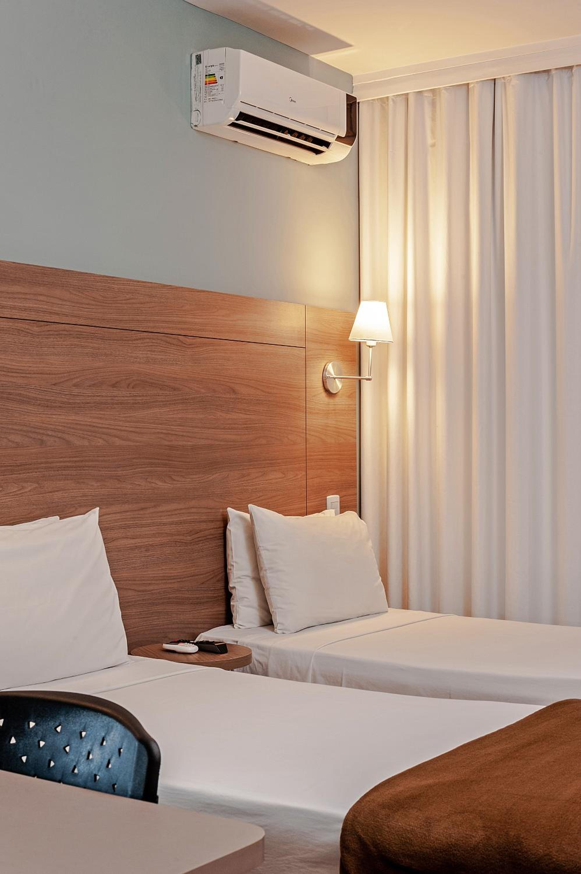 Standard Twin Room - Photo 1