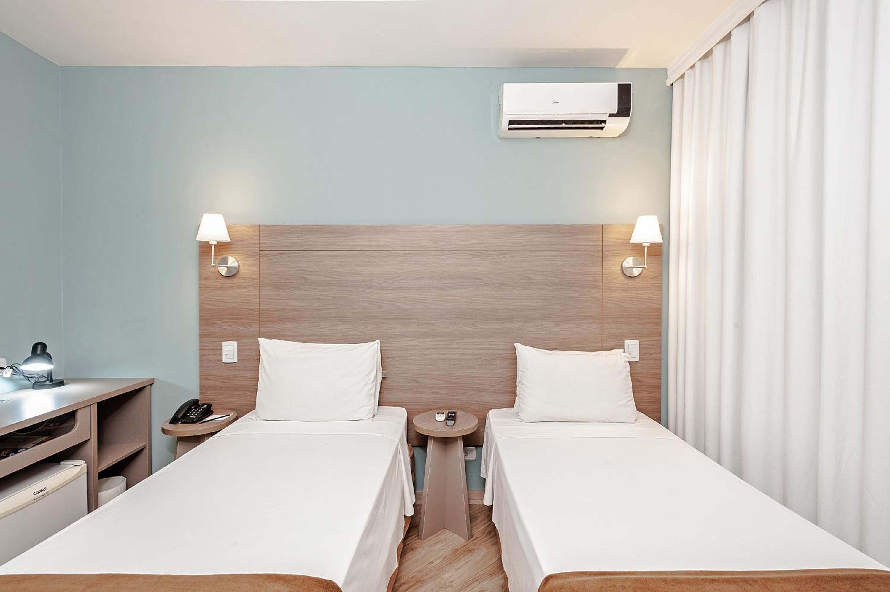 Standard Twin Room - Photo 5