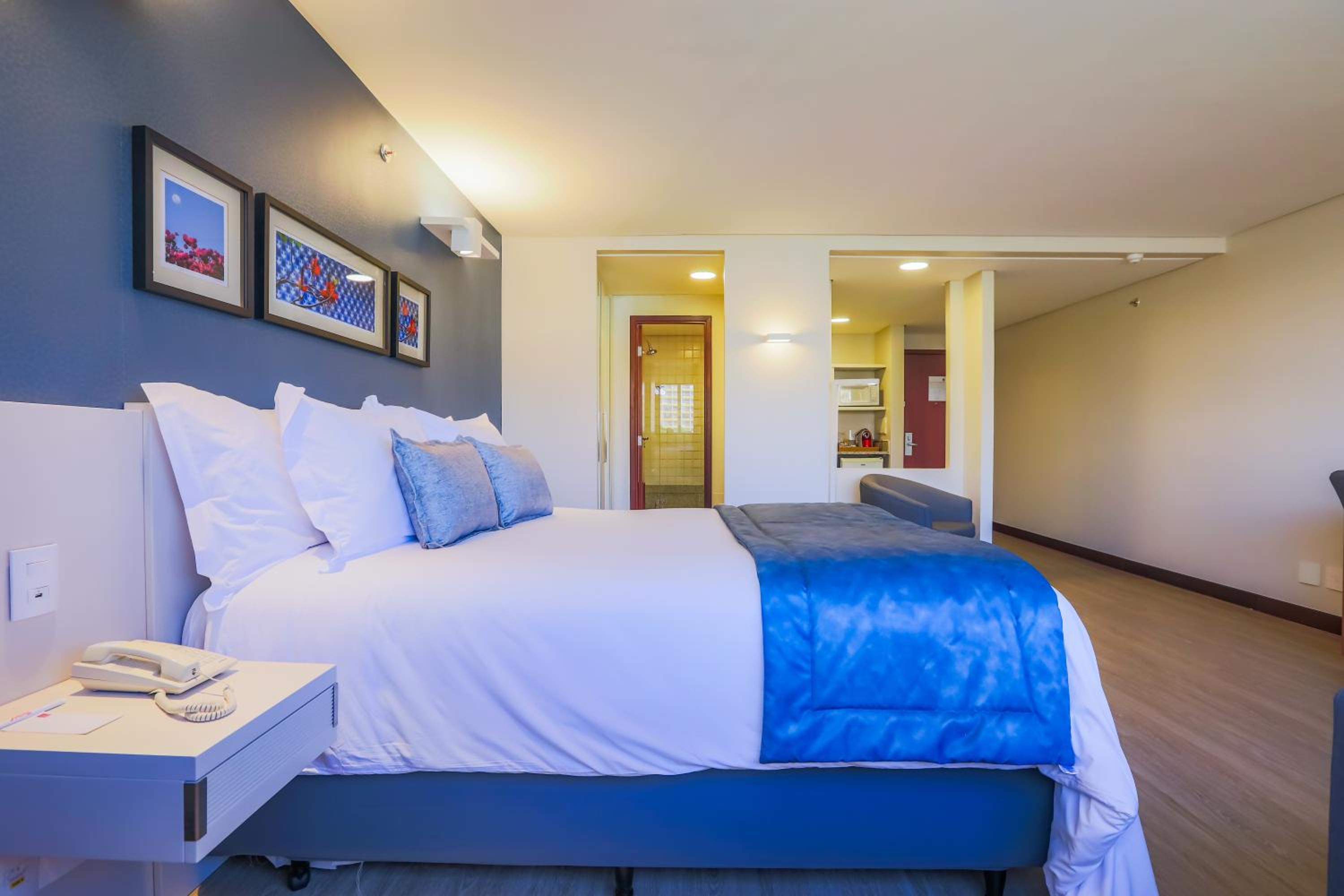 Business Class Suite (2 Adults)