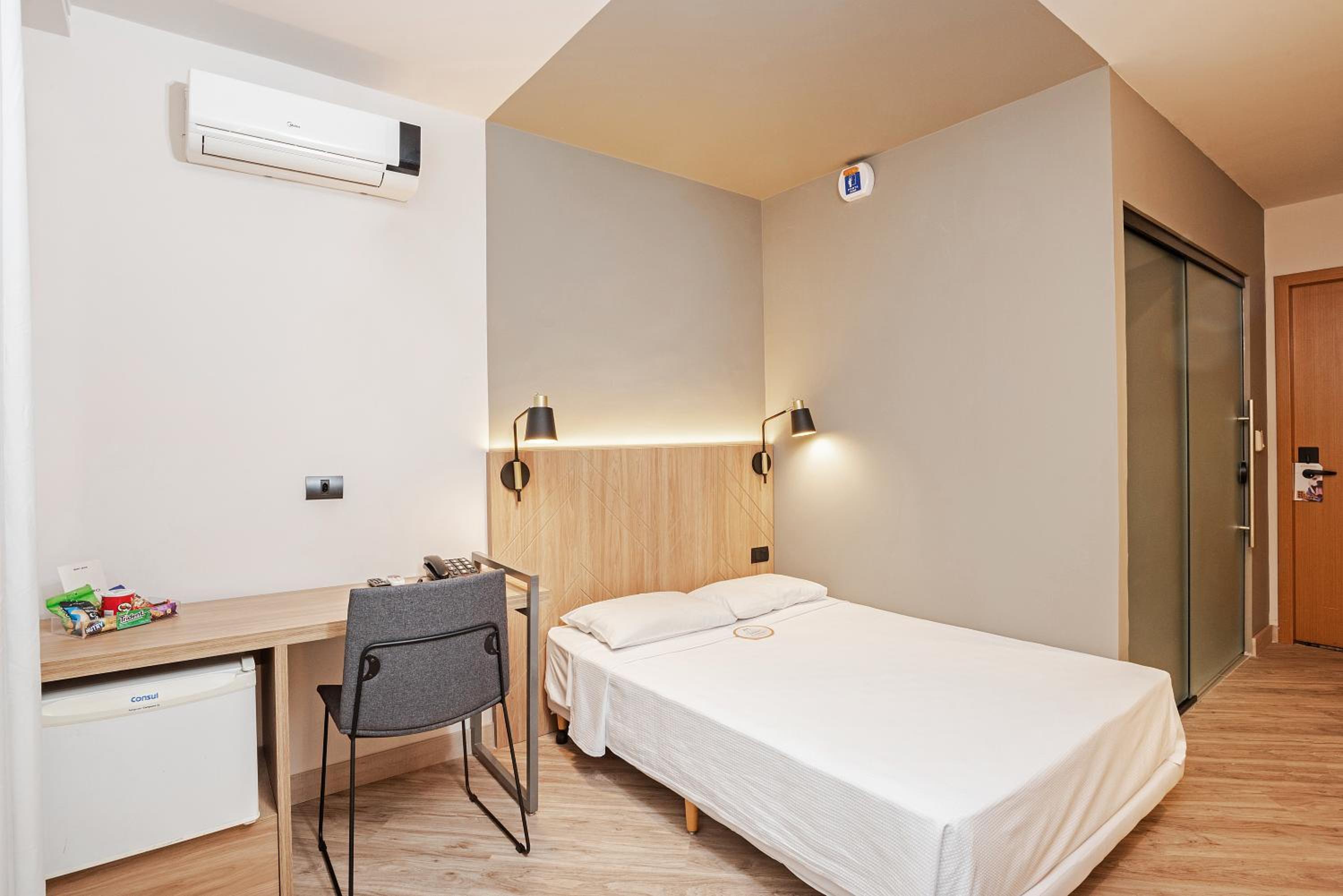 Slim Hotel Curitiba Alto da XV — Single Room - Disability Access