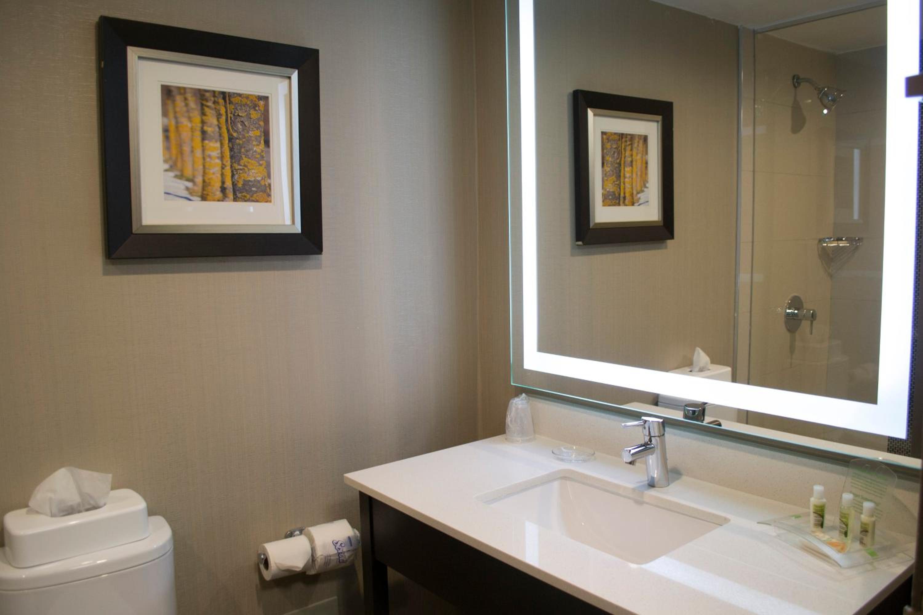 Premium King Room - Top Floor - Photo 2