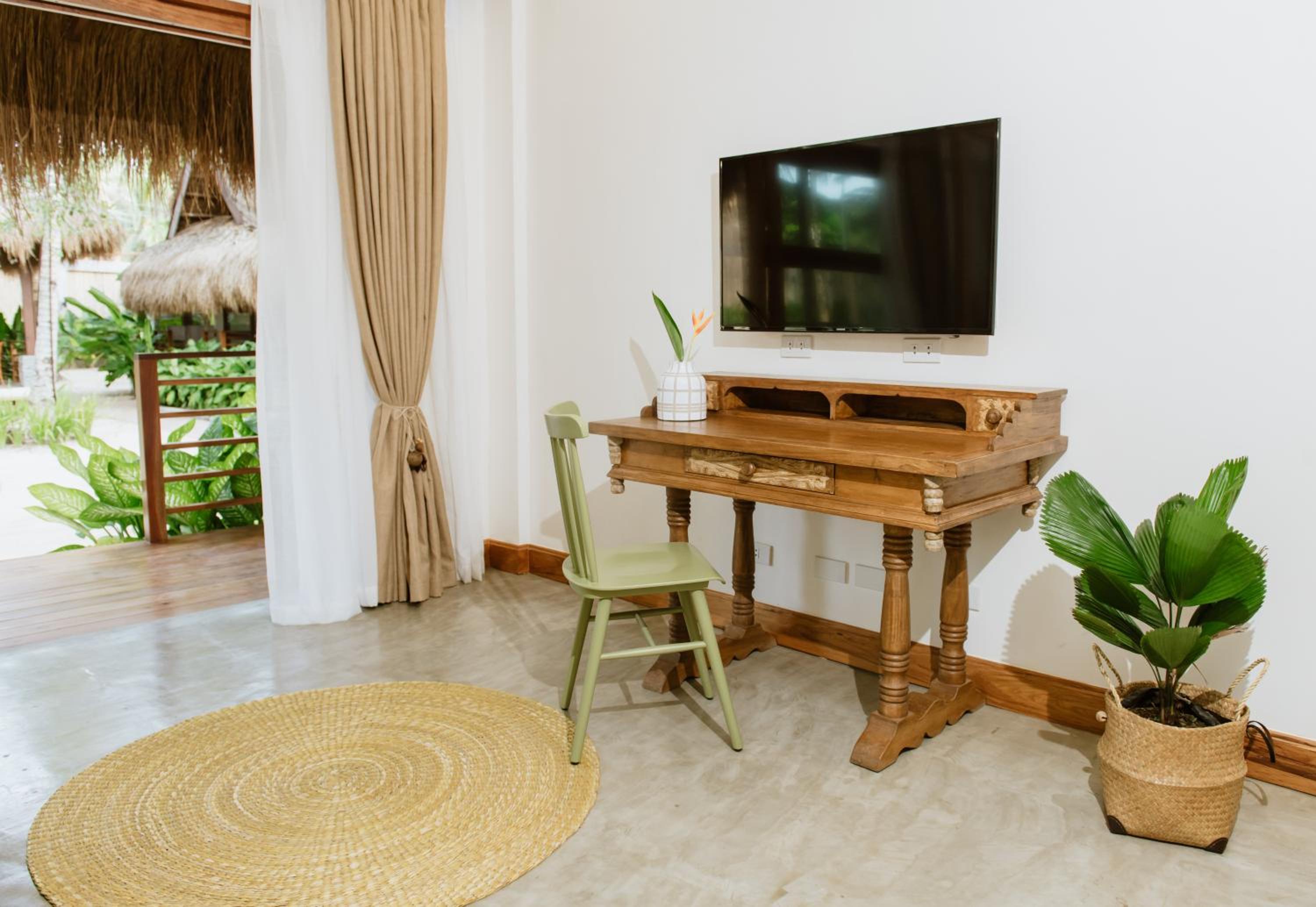 Deluxe Double Room with Balcony - Photo 1