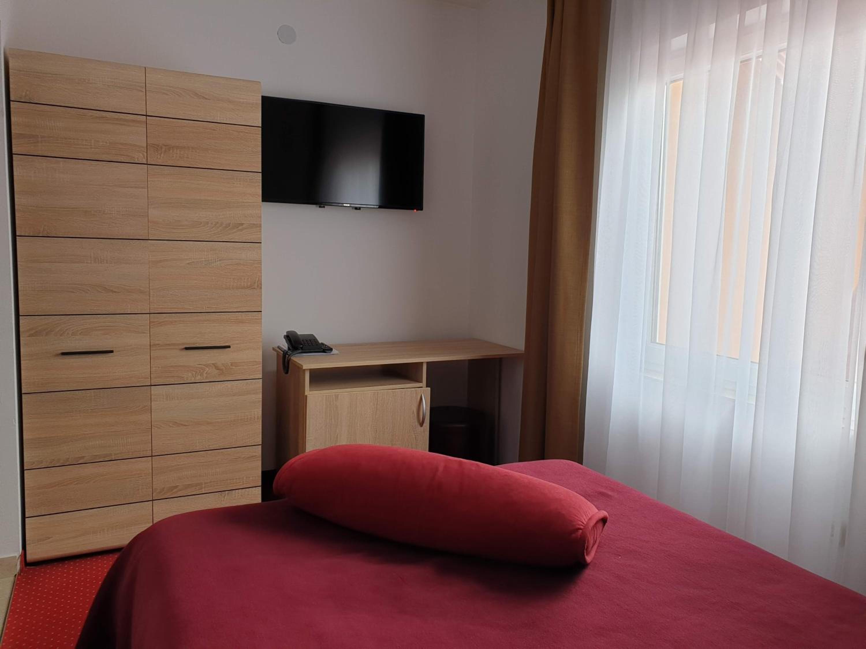 Double or Twin Room photo 3
