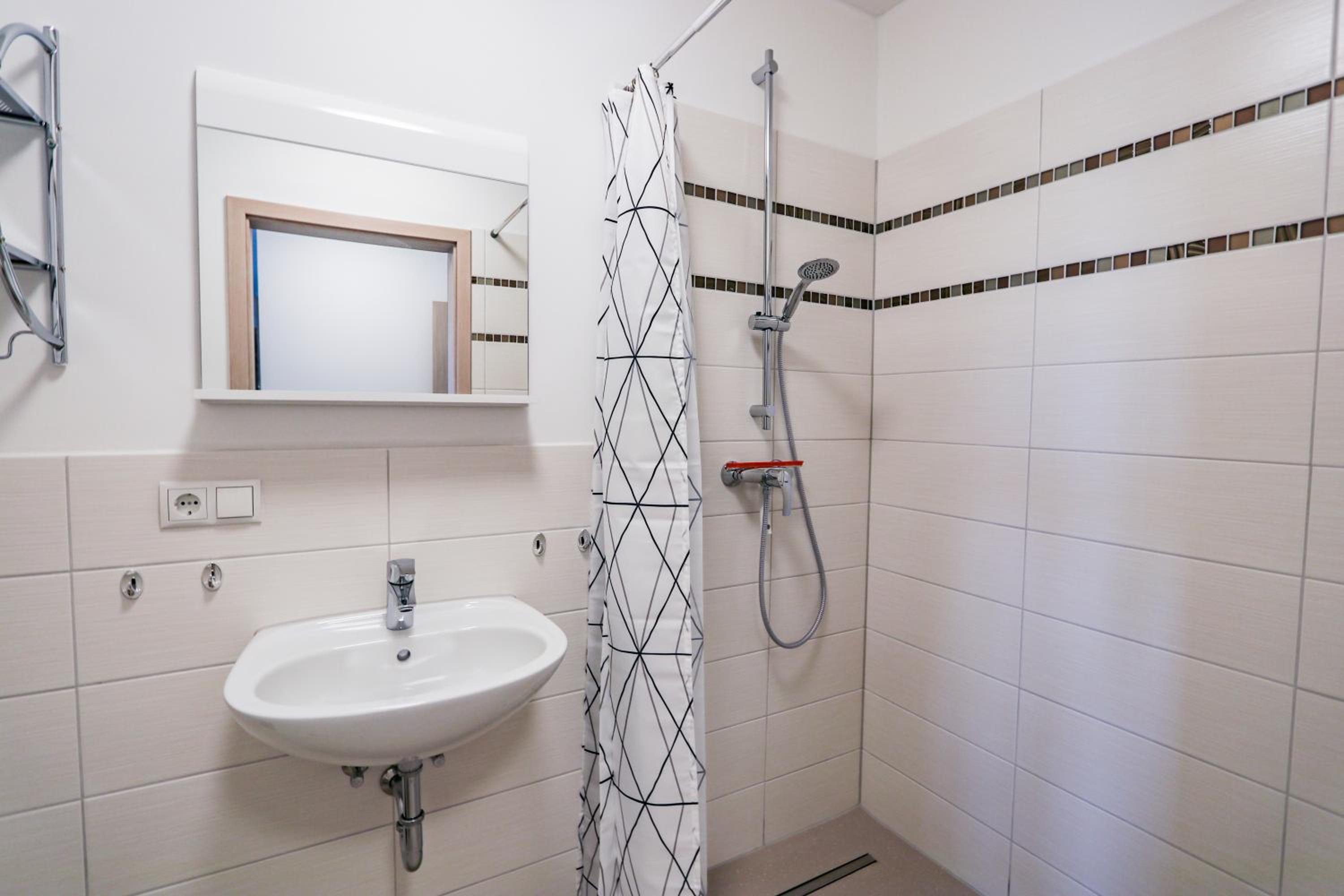 Single Room with Private Bathroom photo 3