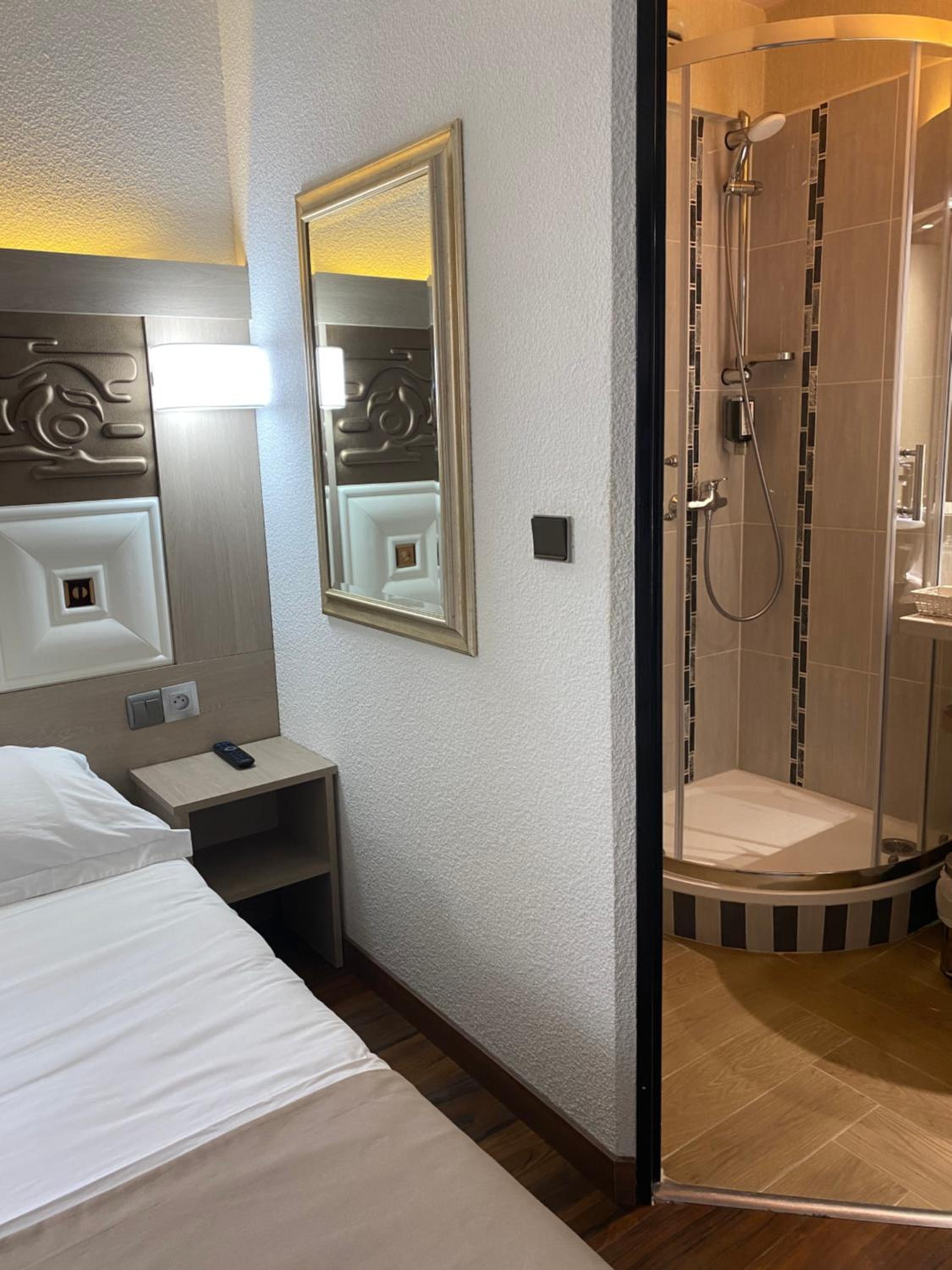 Single Room photo 3