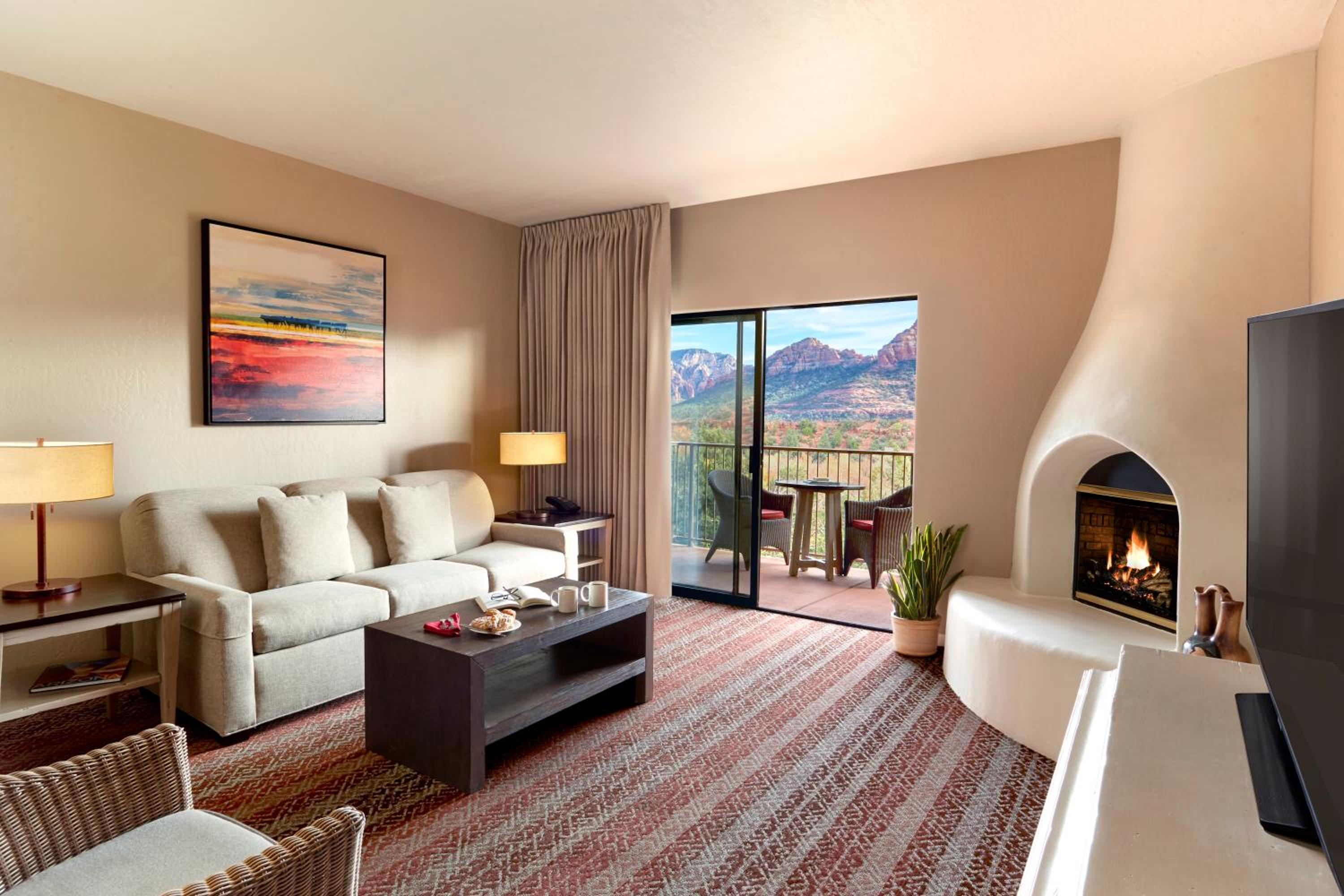 Red Rock Deluxe King 1 Bedroom Suite - Pet-Friendly