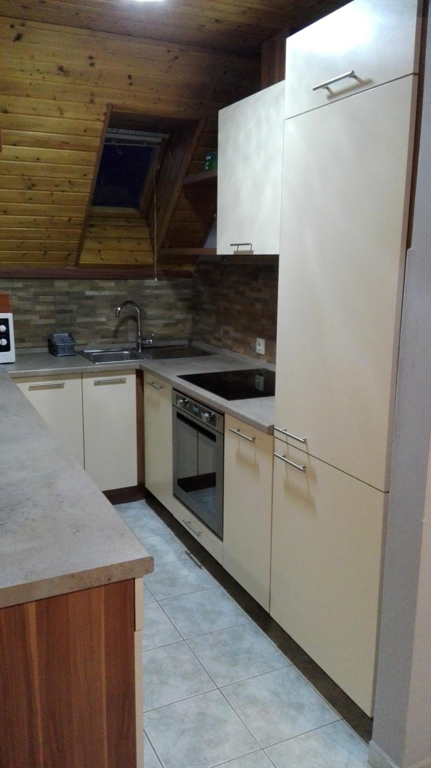 Three-Bedroom Apartment - Photo 23
