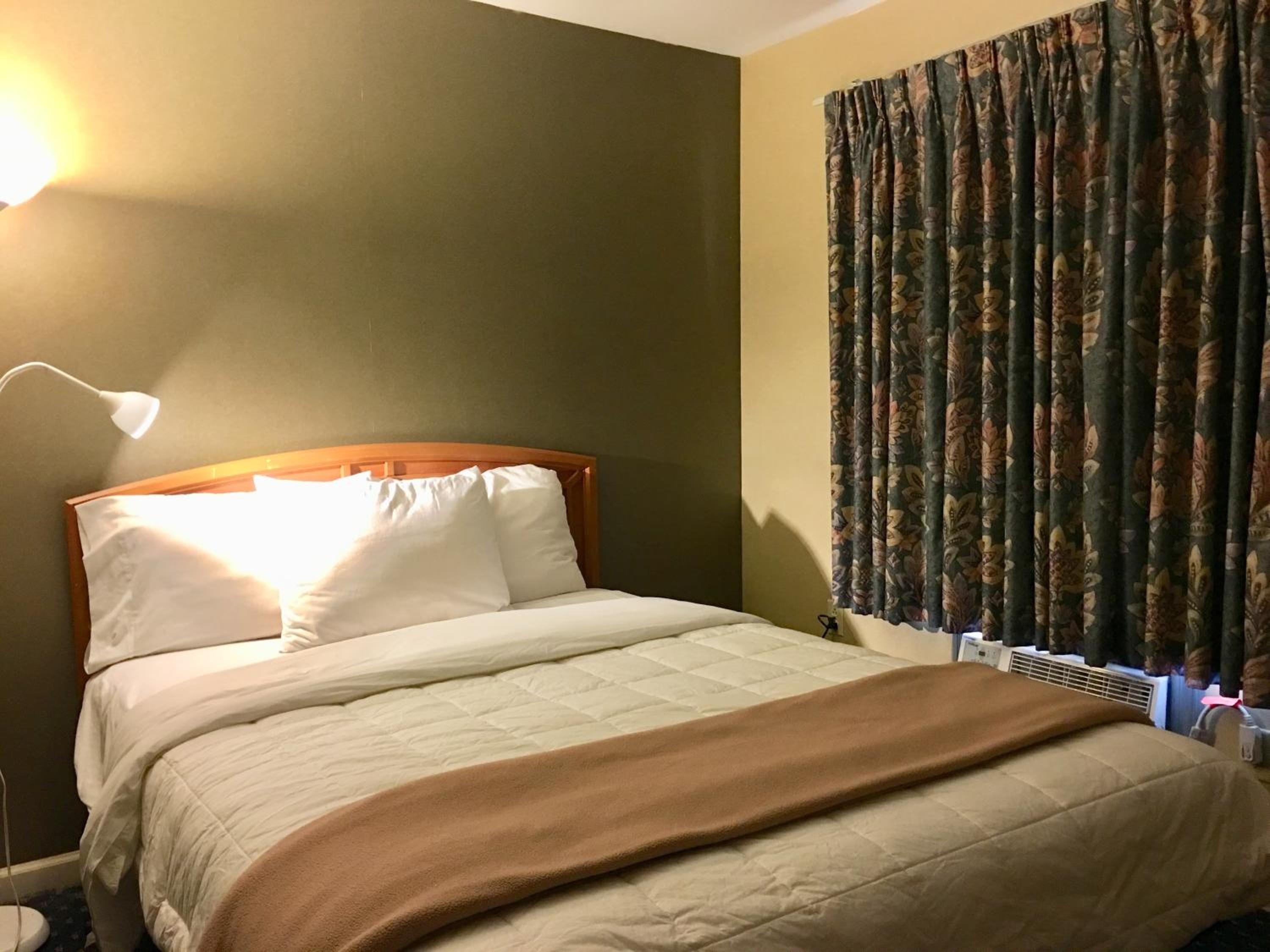 Standard Queen Room - Photo 2