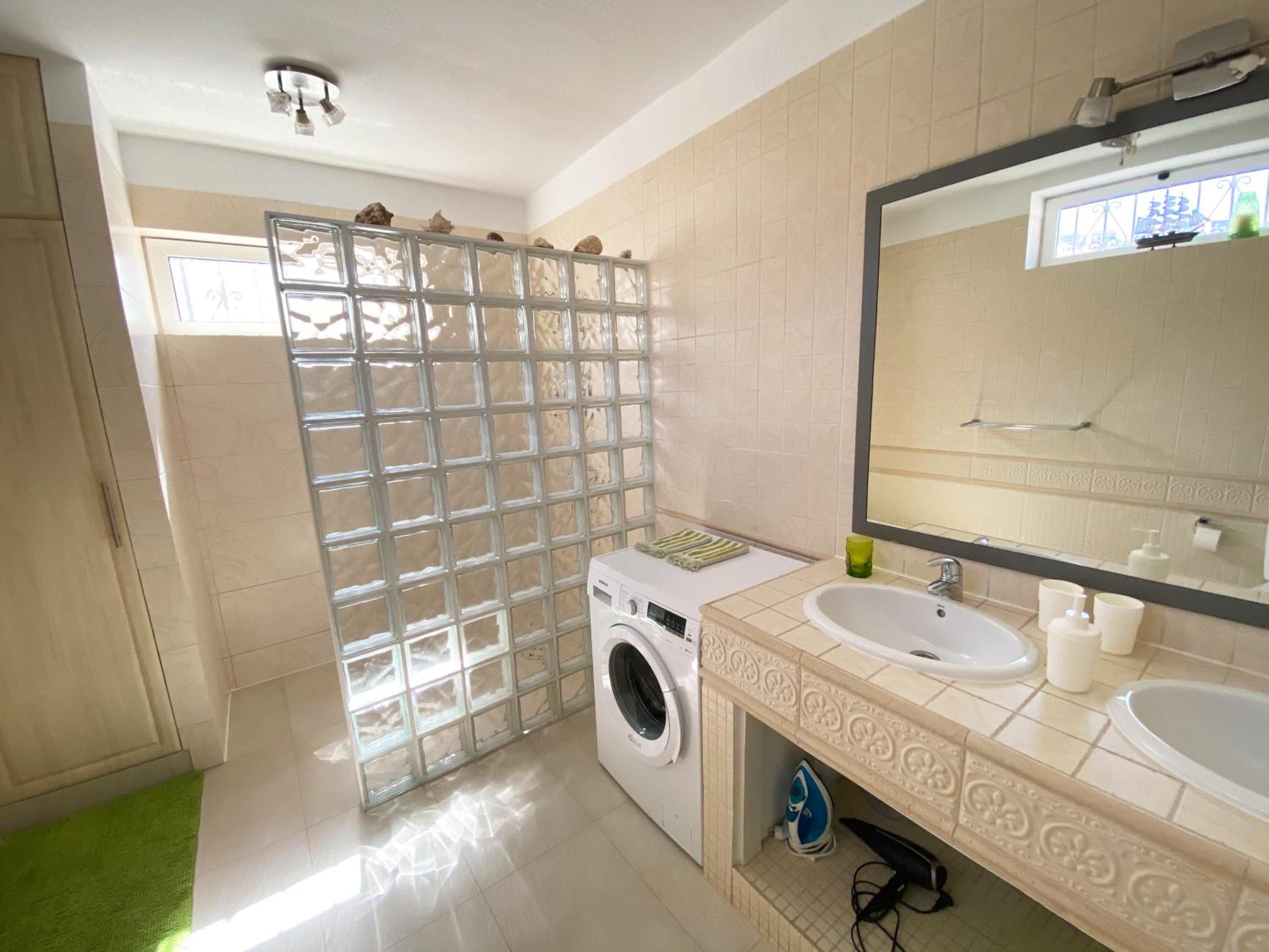 Three-Bedroom Apartment - Photo 15