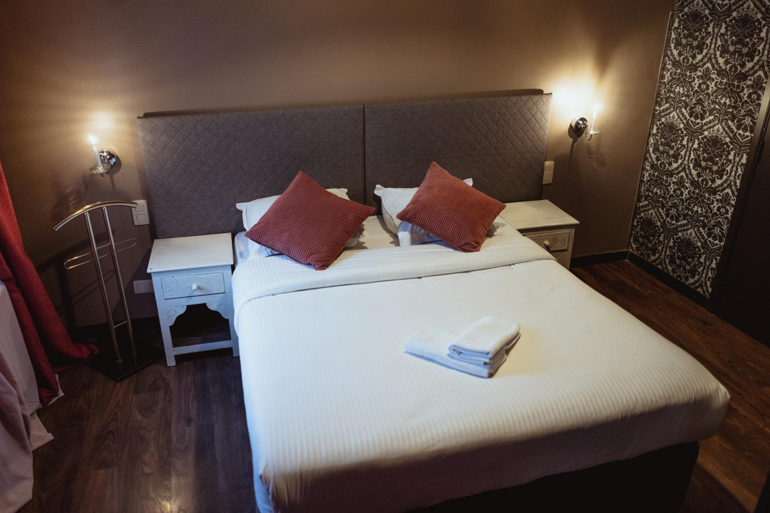 Standard Double Room - Photo 5