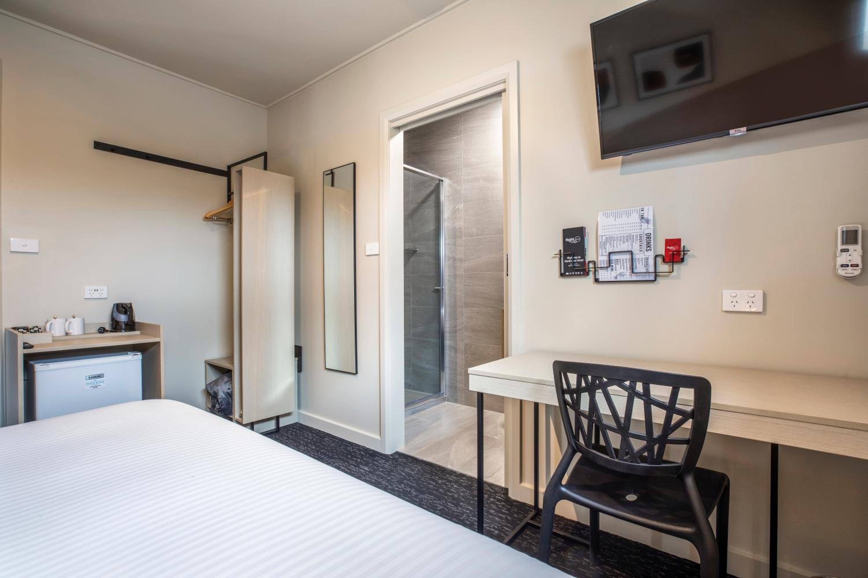 Small Double Room - Photo 4