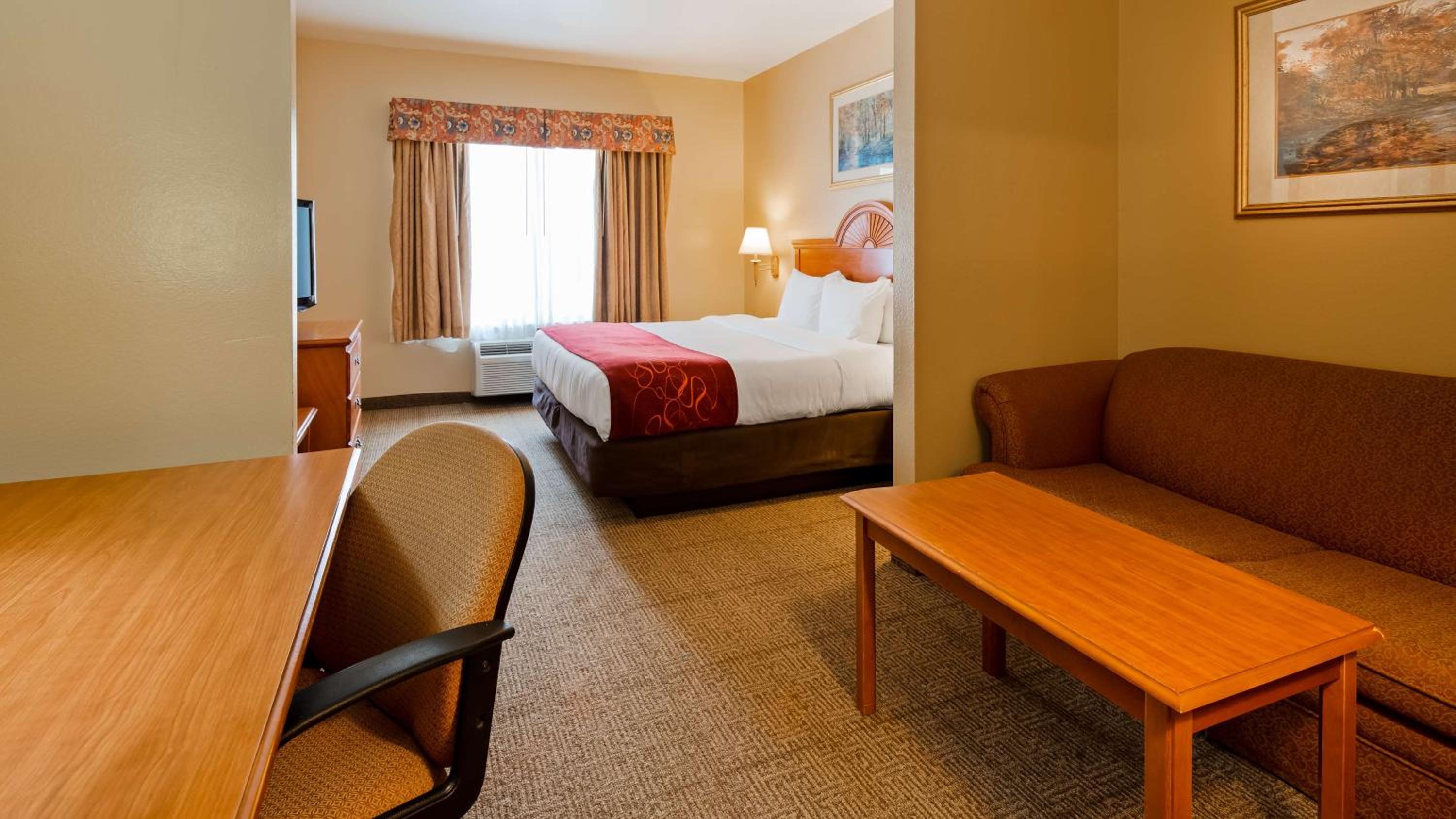 King Room - Non-Smoking - Photo 3