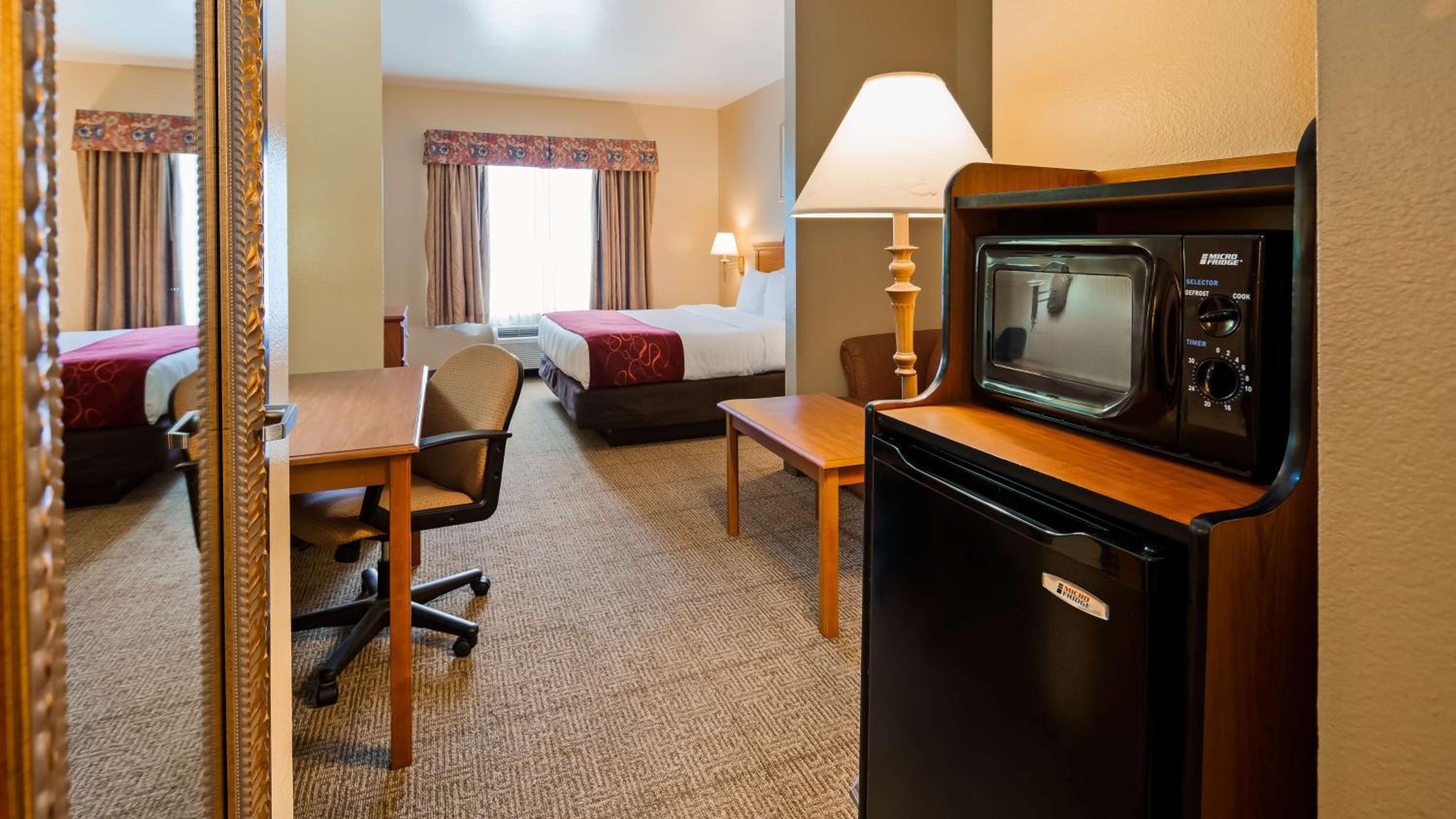King Room - Non-Smoking - Photo 2