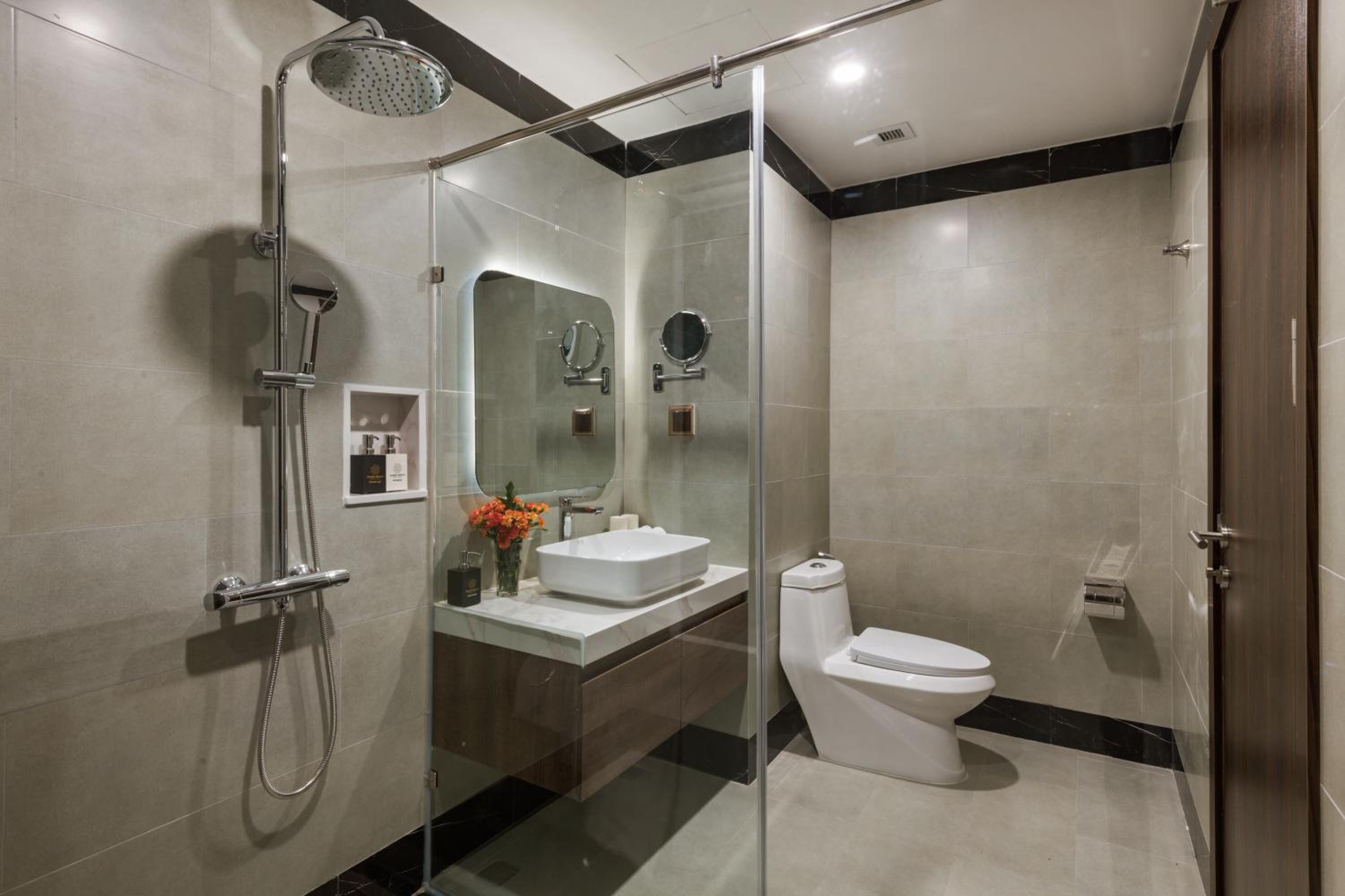 Deluxe King/Twin Room - Photo 3