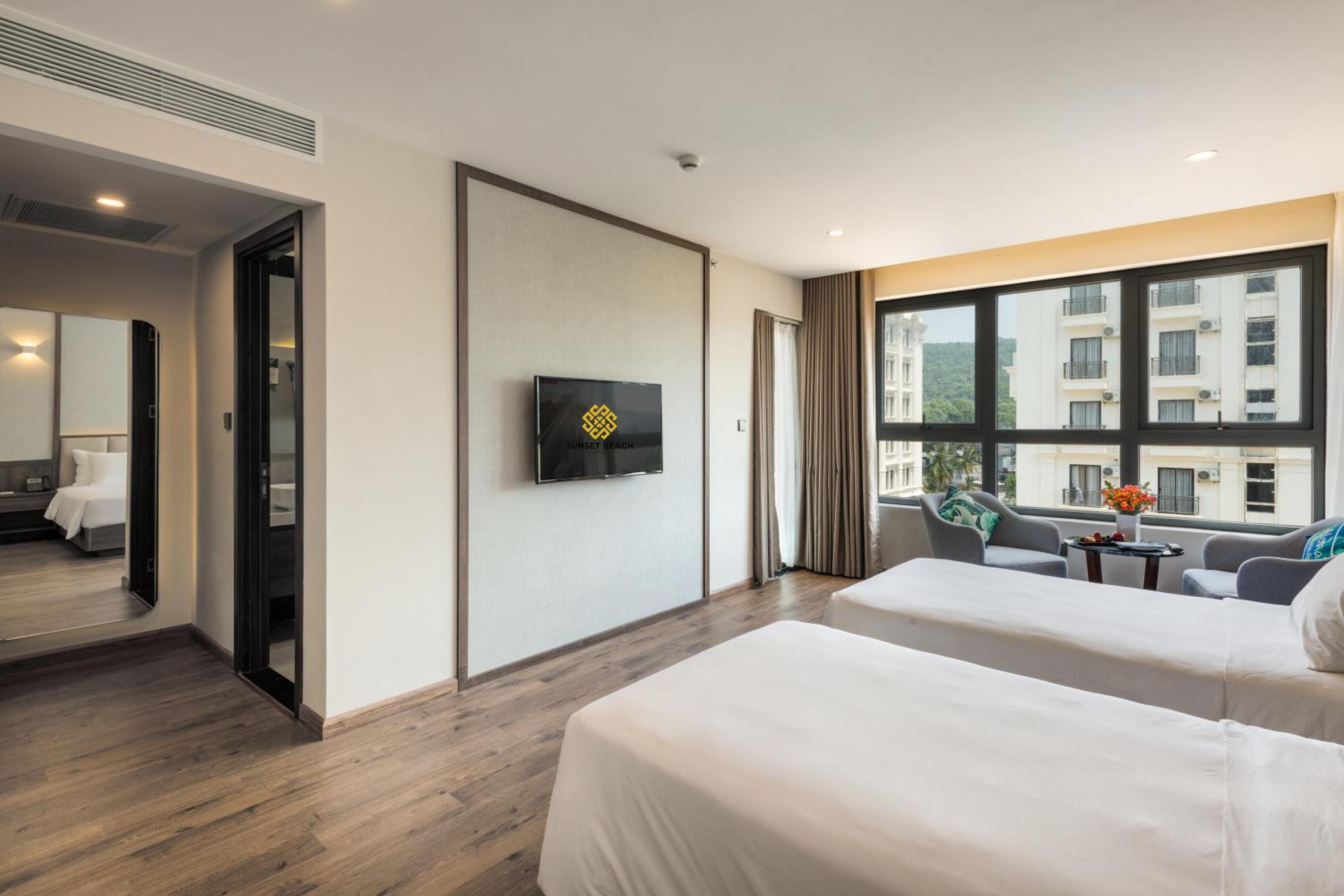 Deluxe King/Twin Room - Photo 5