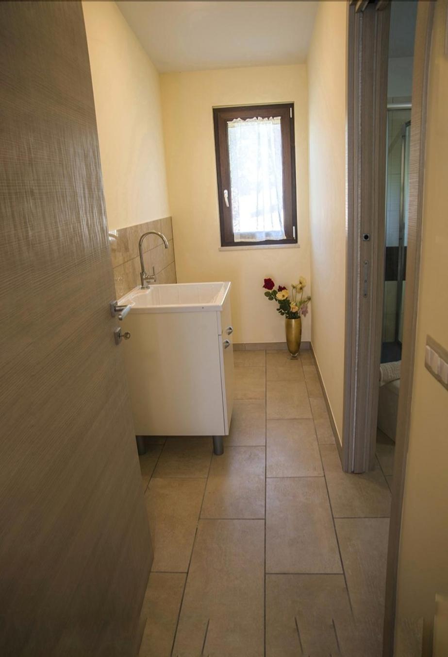 Family Room with Private Bathroom - Photo 7