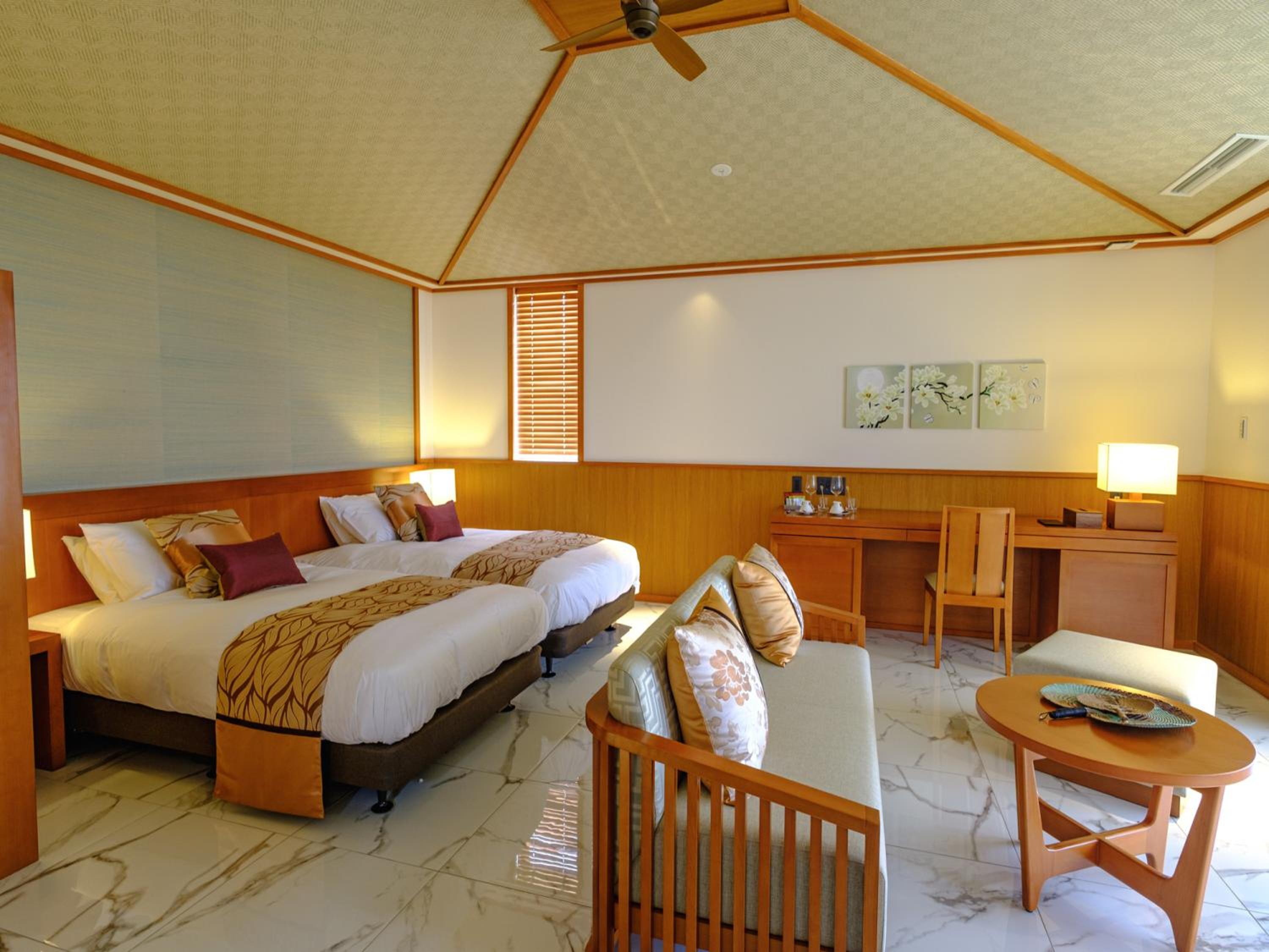 Villa with Private Pool - Photo 8