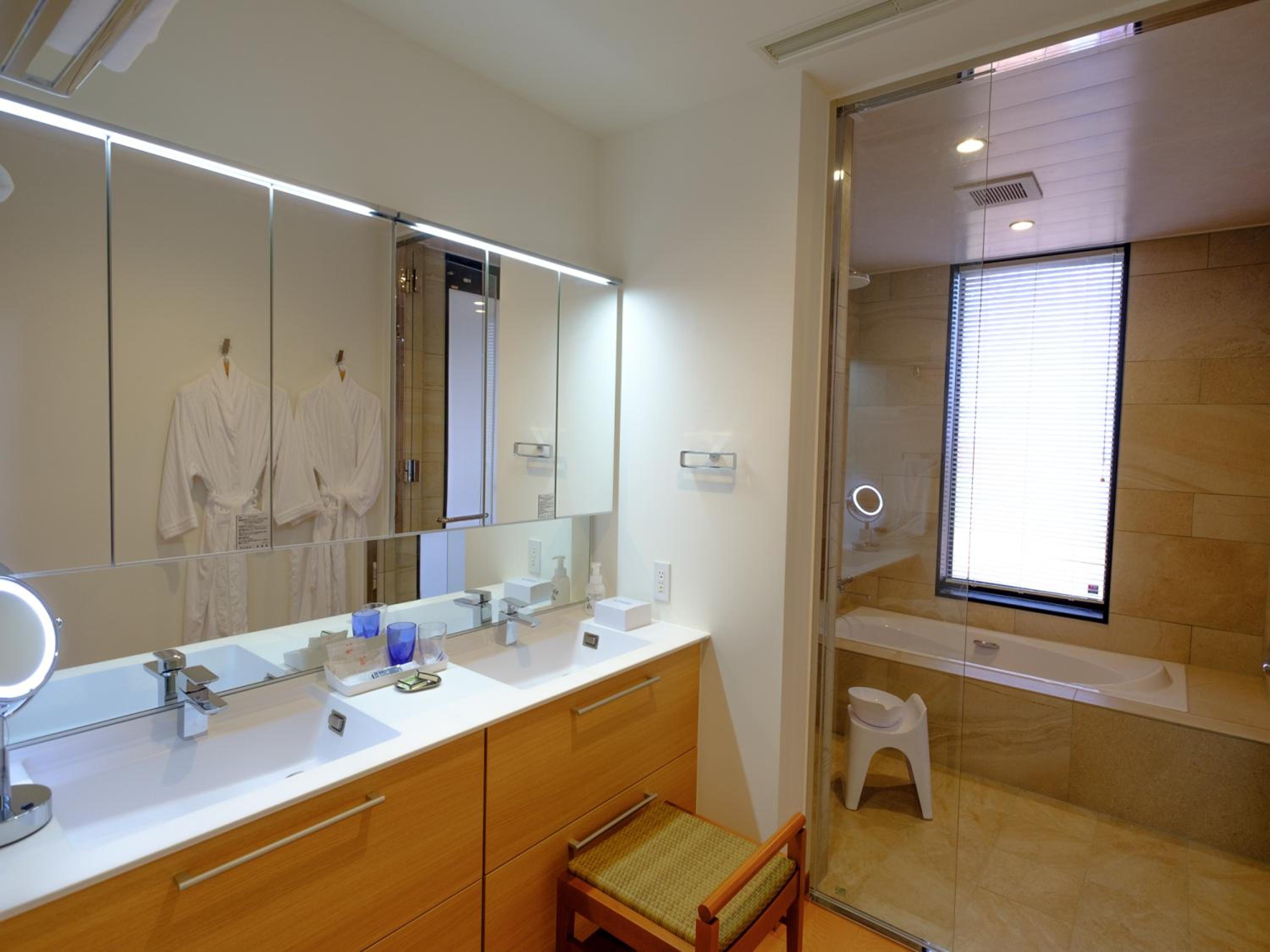 Villa with Private Pool - Photo 12