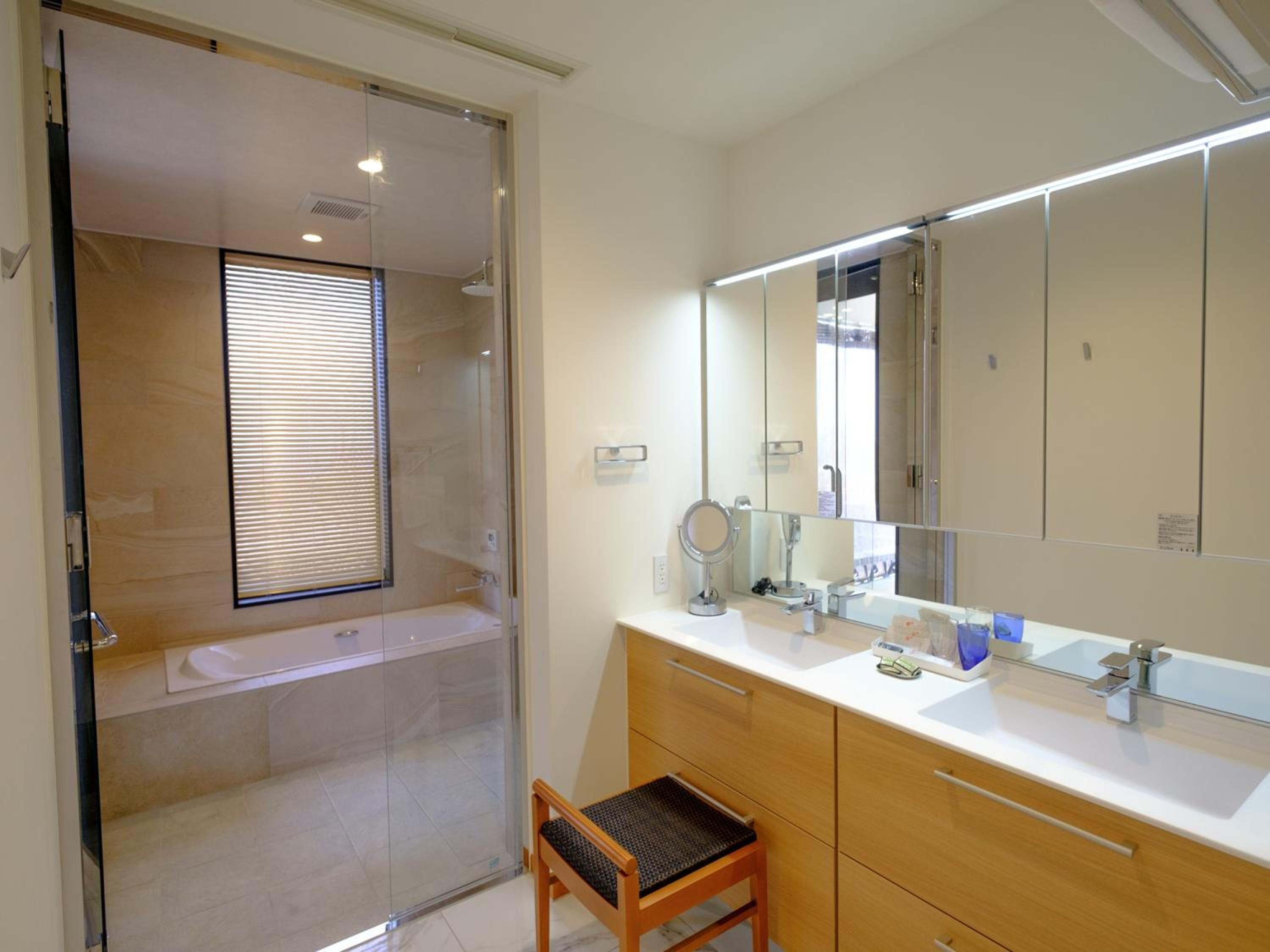 Villa with Private Pool - Photo 7