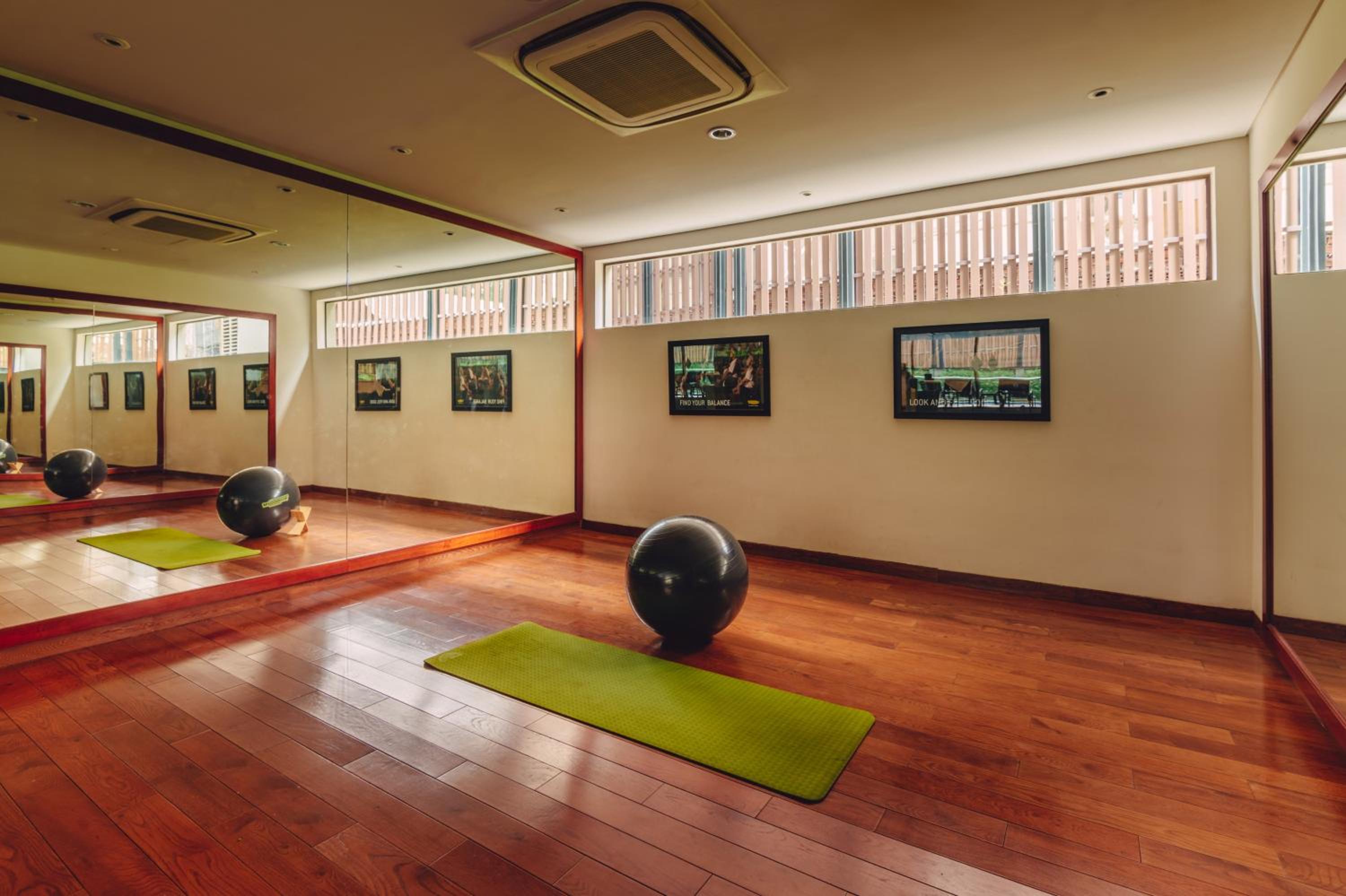 Staycation Offer - Deluxe Studio - Free Room Upgrade & Benefits photo 3
