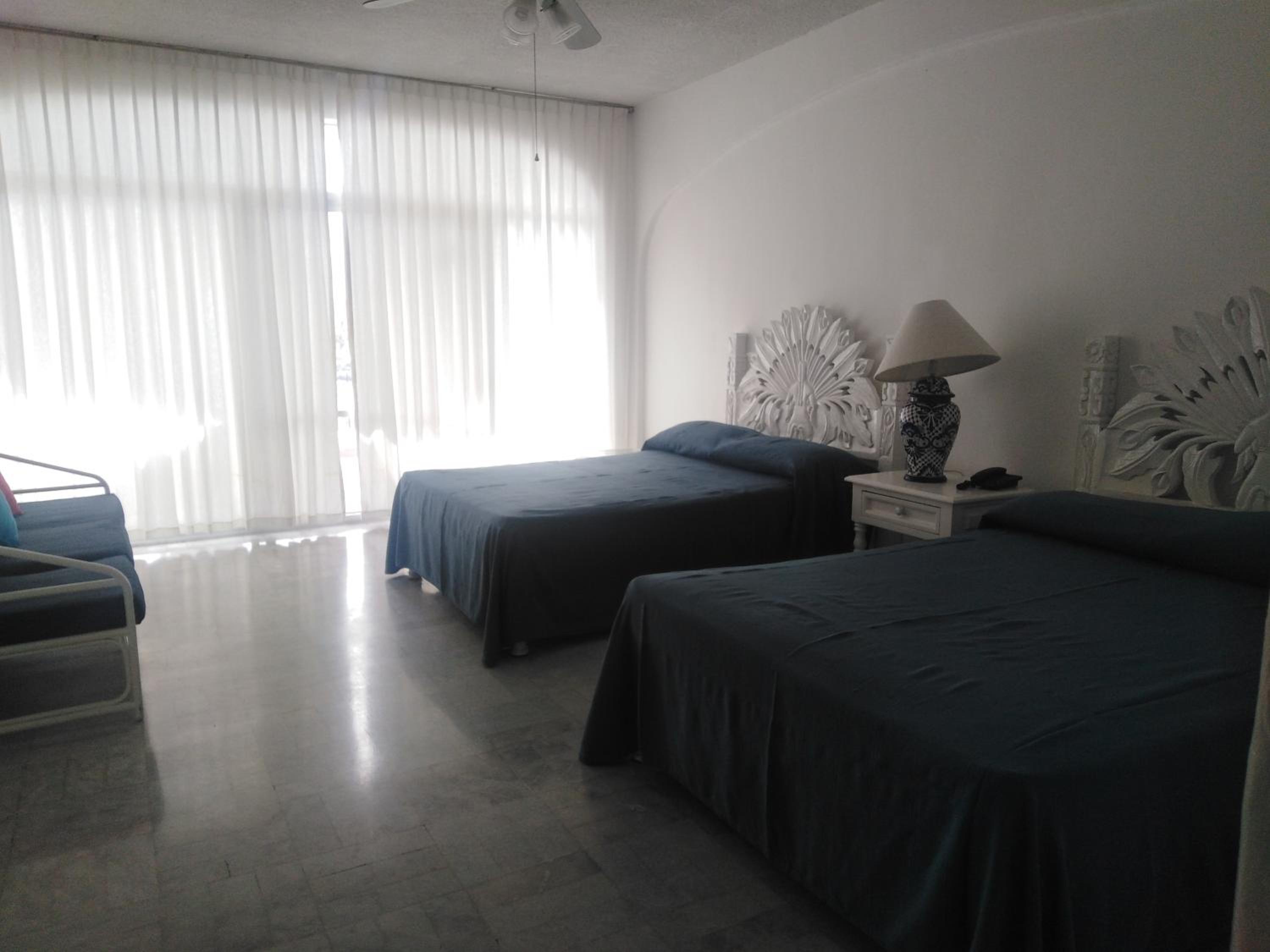 Deluxe Twin Room with Sea View - Photo 1
