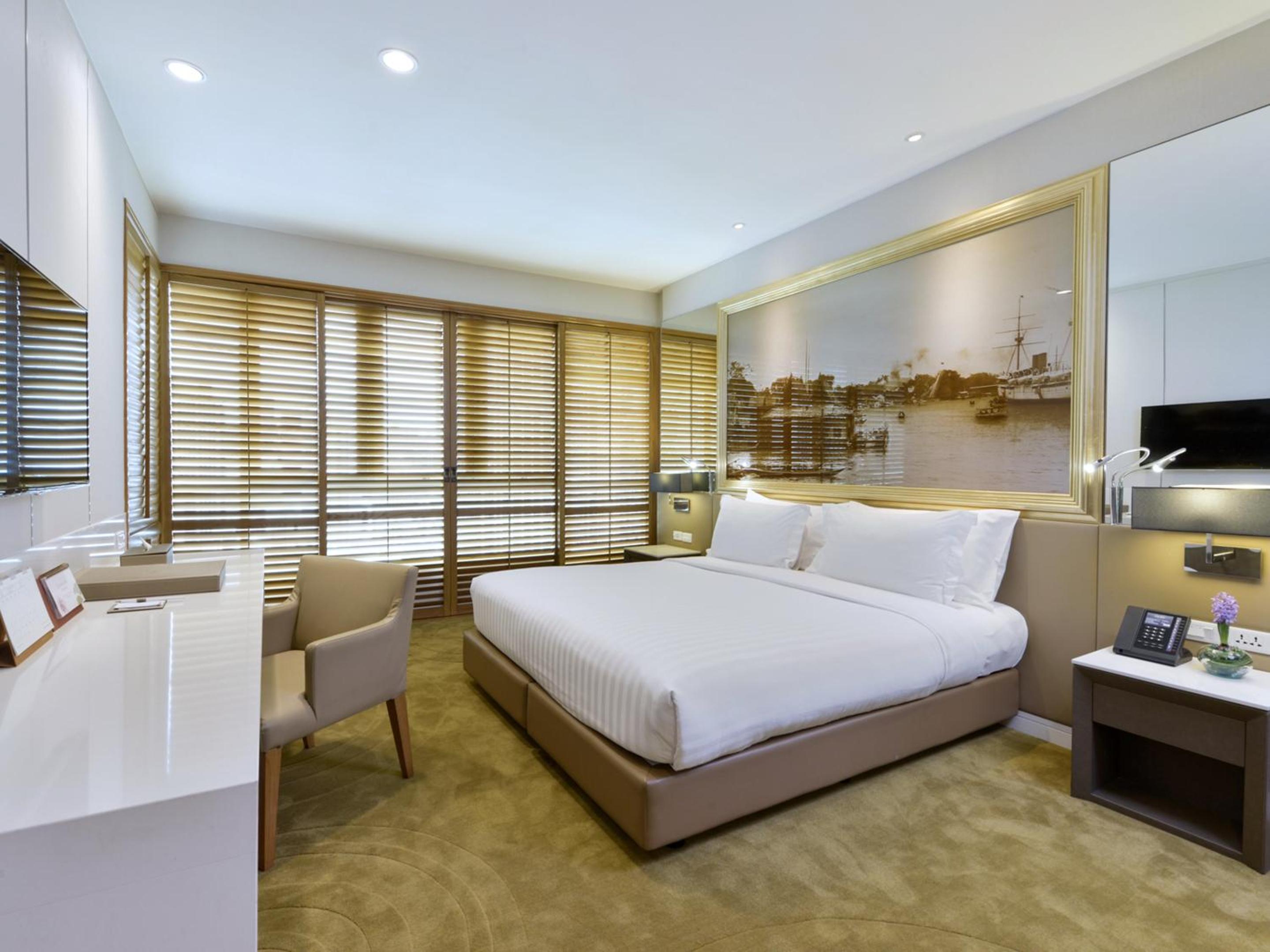 Corner Balcony Suite