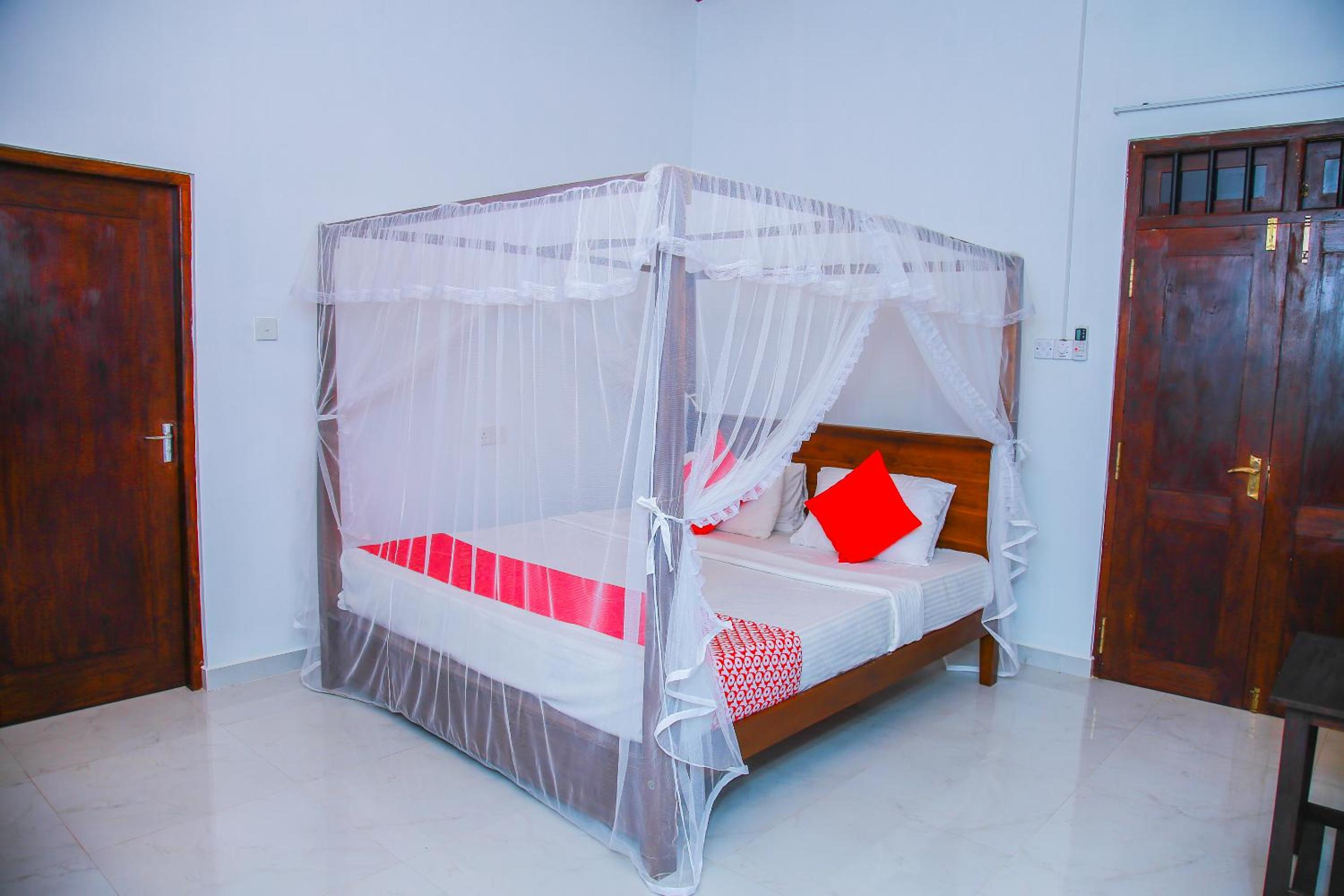 Standard Double or Twin Room with Sea View photo 3