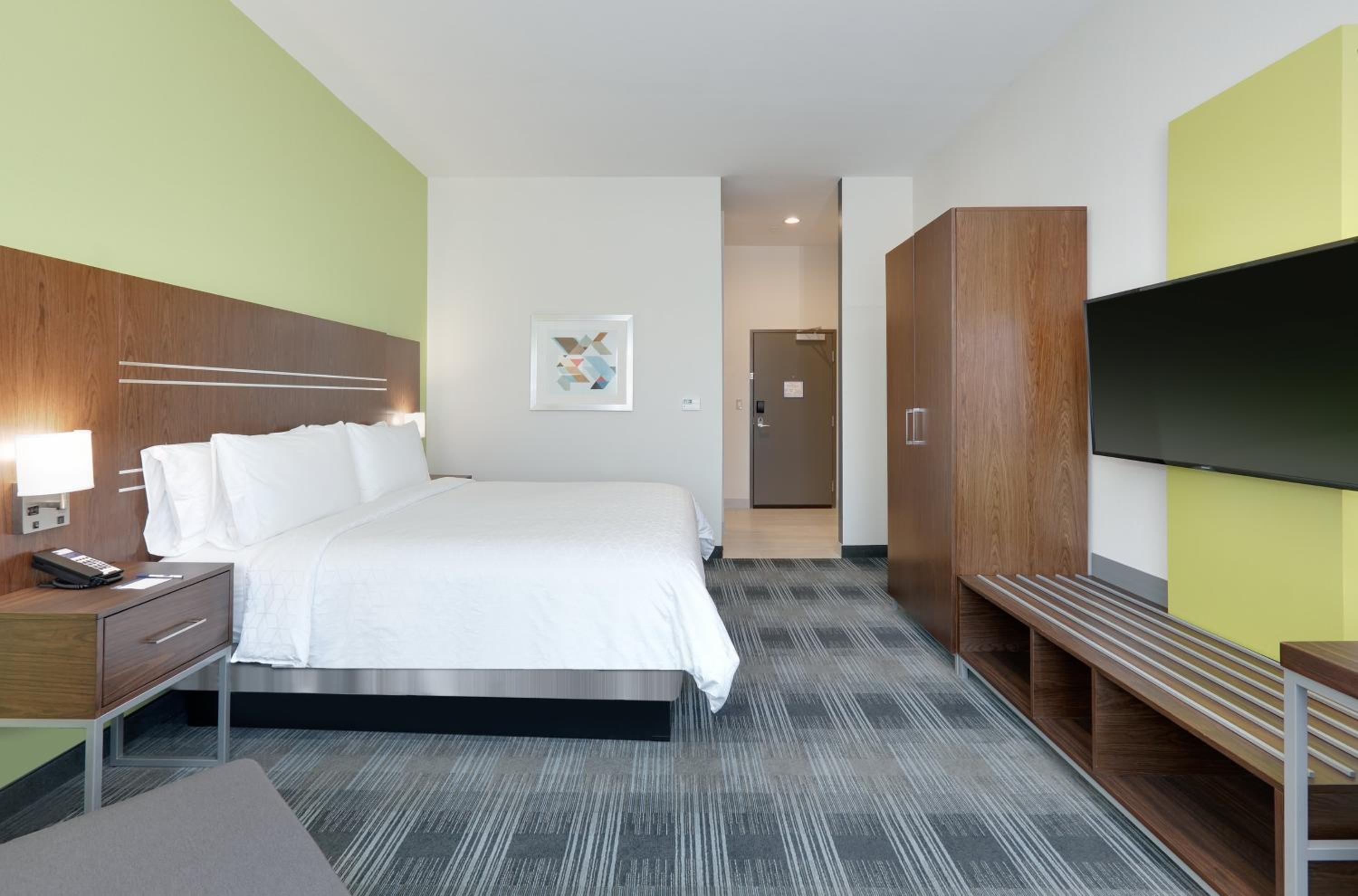 Standard King Room photo 3