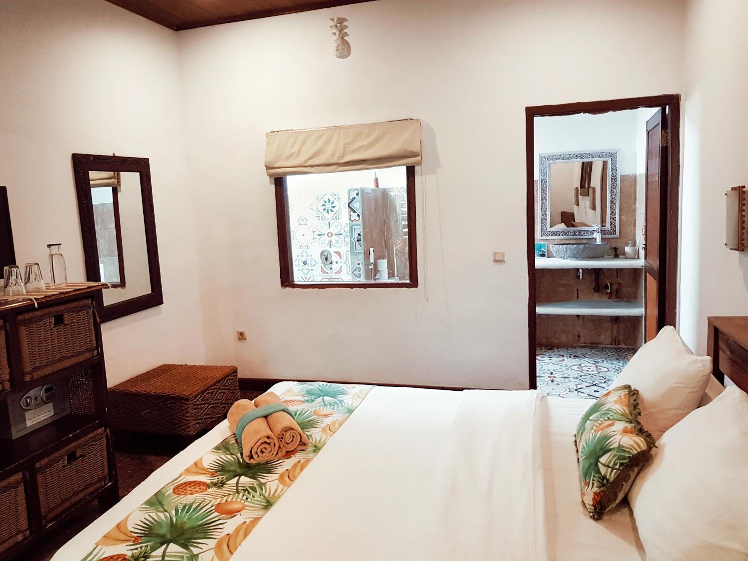 Large Double Room - Photo 1