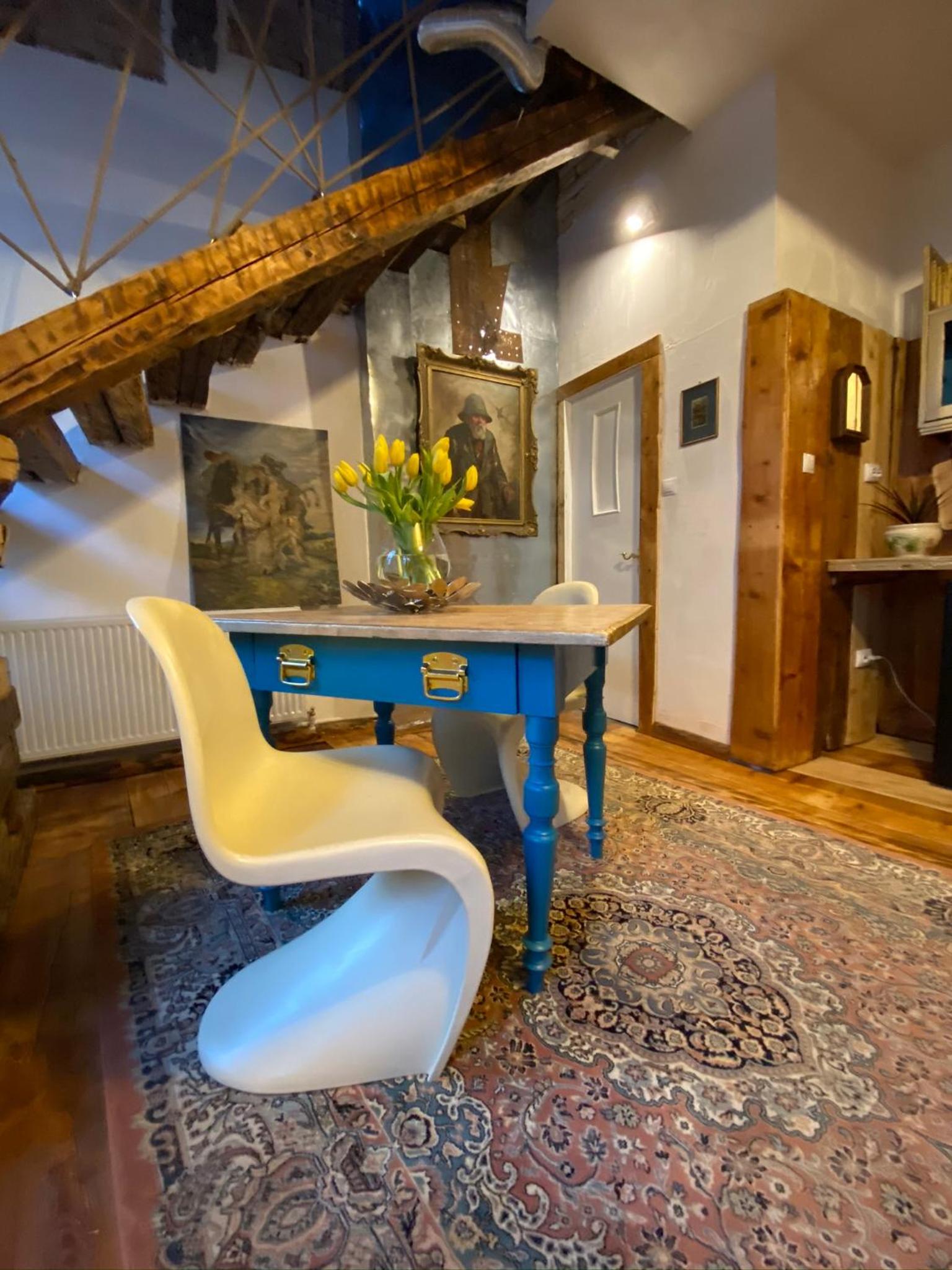 Apartment - Split Level - Photo 5