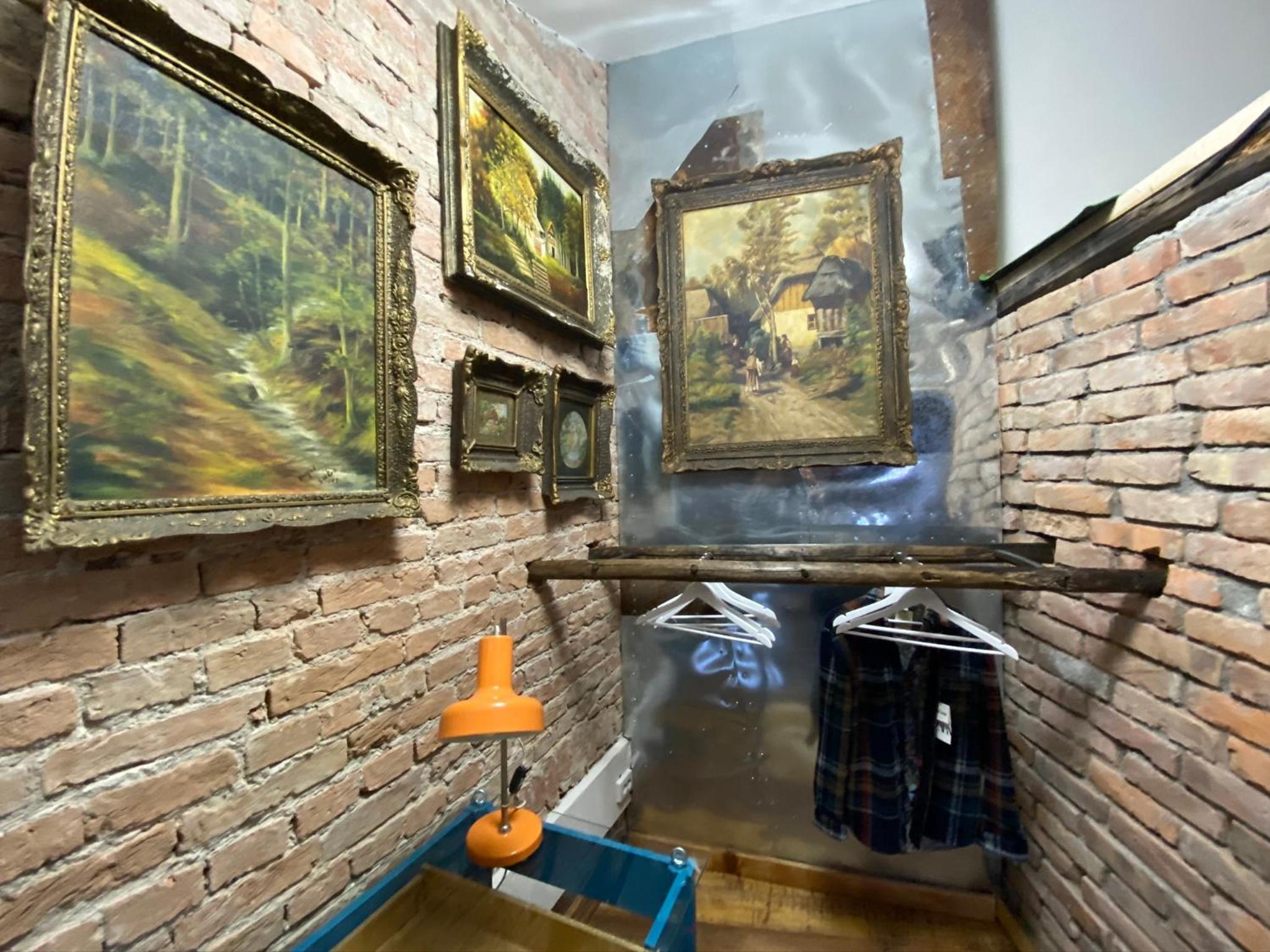 Apartment - Split Level - Photo 25