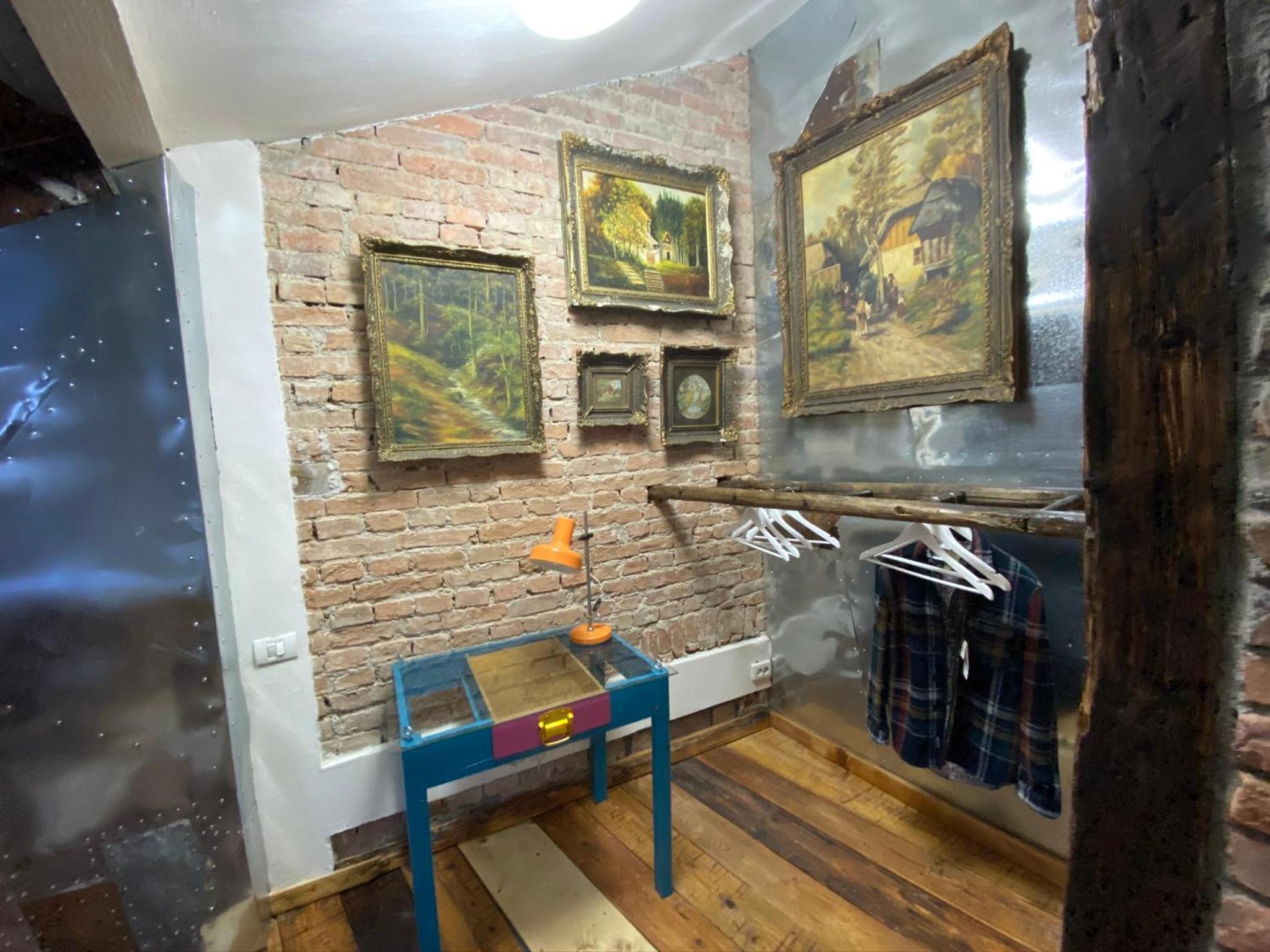 Apartment - Split Level - Photo 21