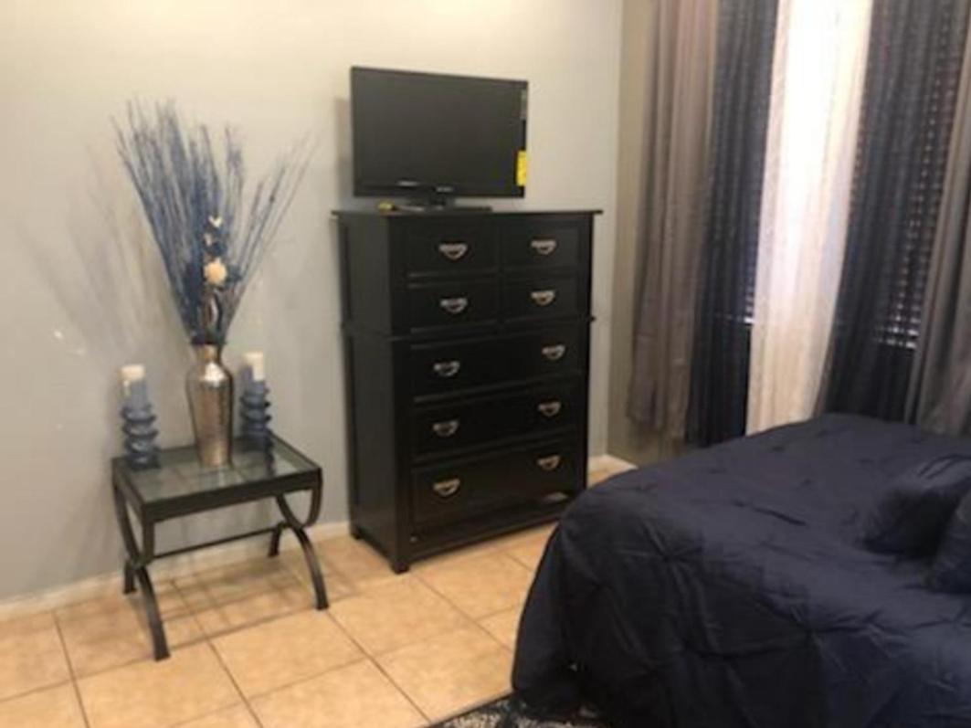 Single Room with Shared Bathroom photo 1