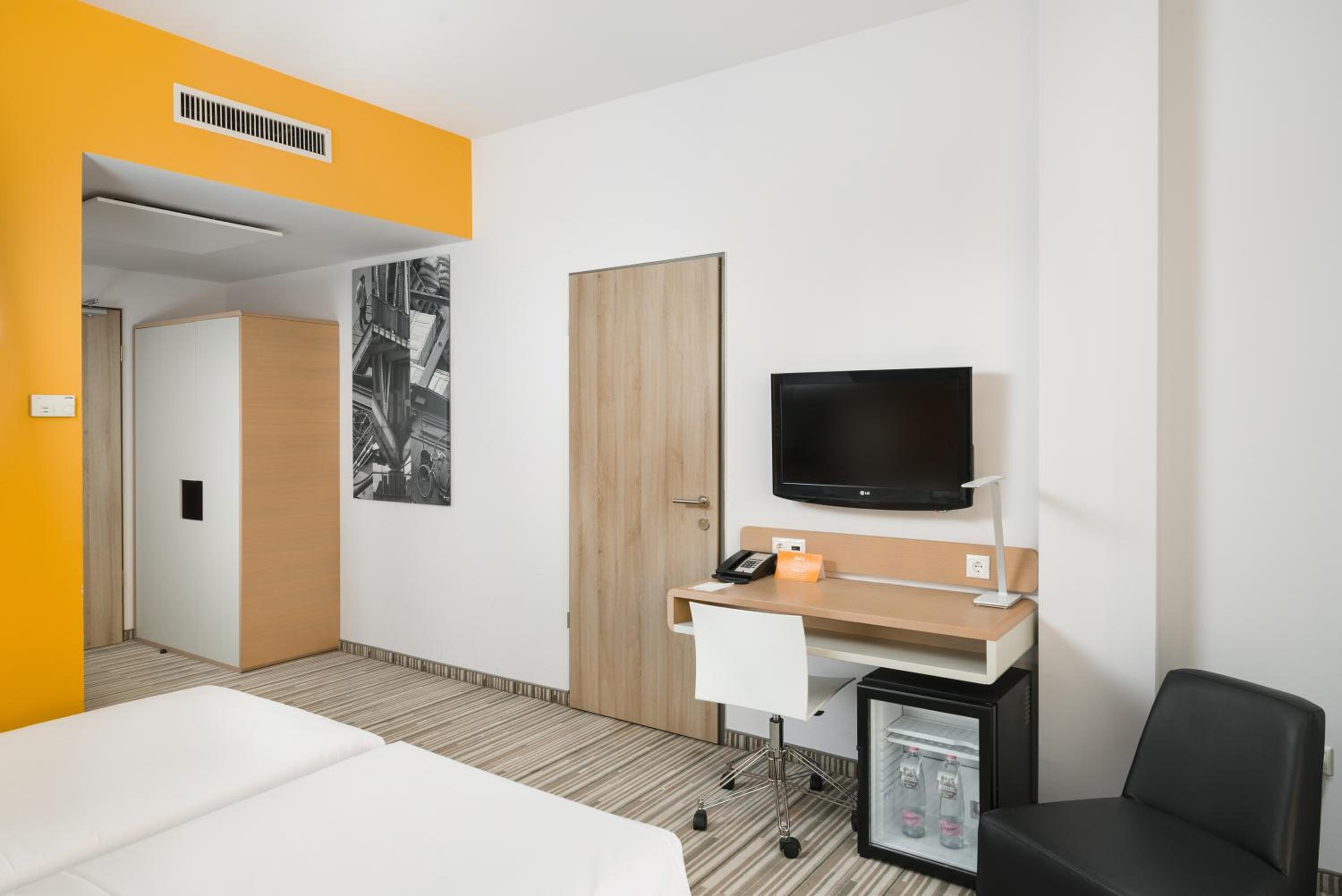 Standard Room - Photo 7