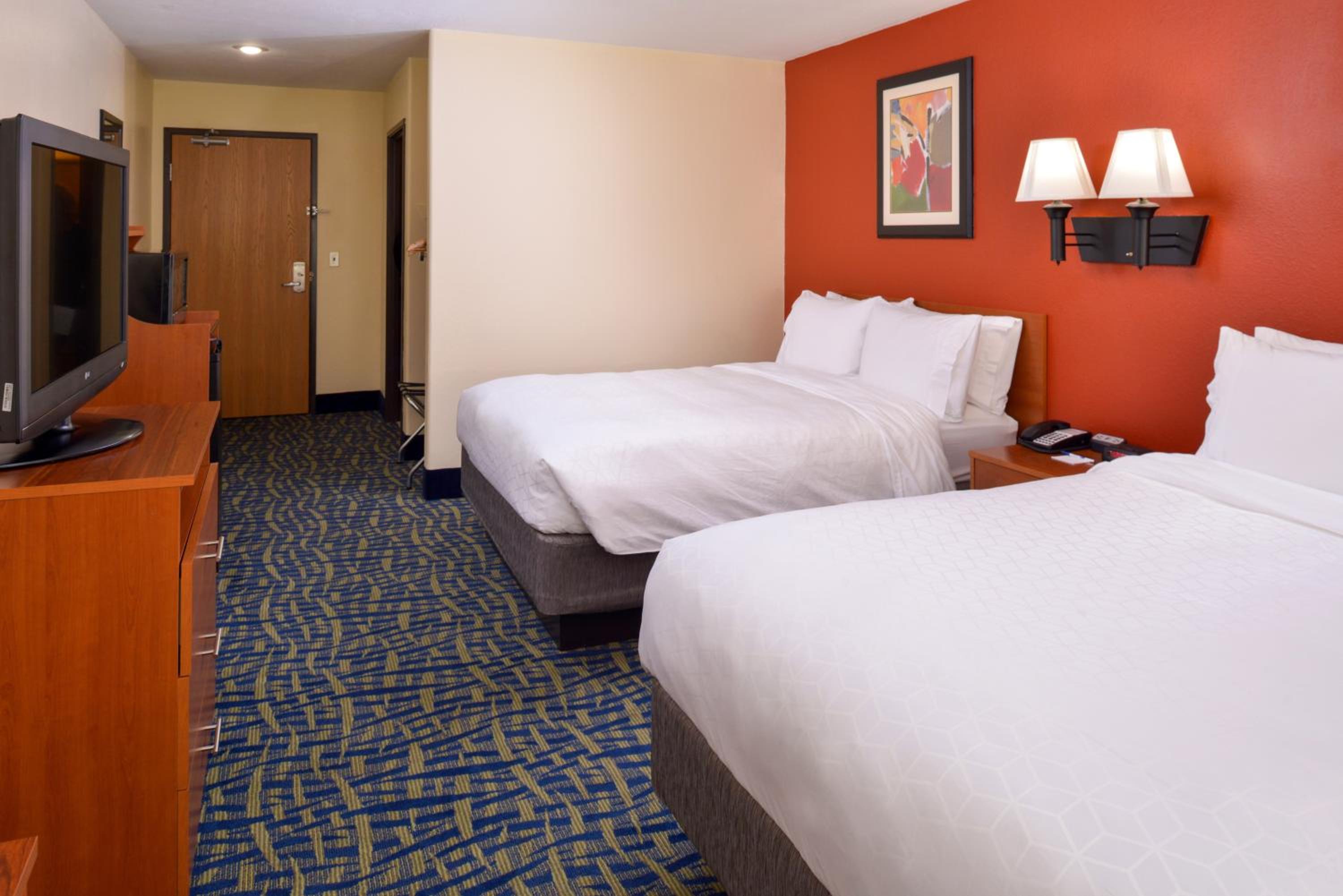 Standard Room with Two Queen Beds