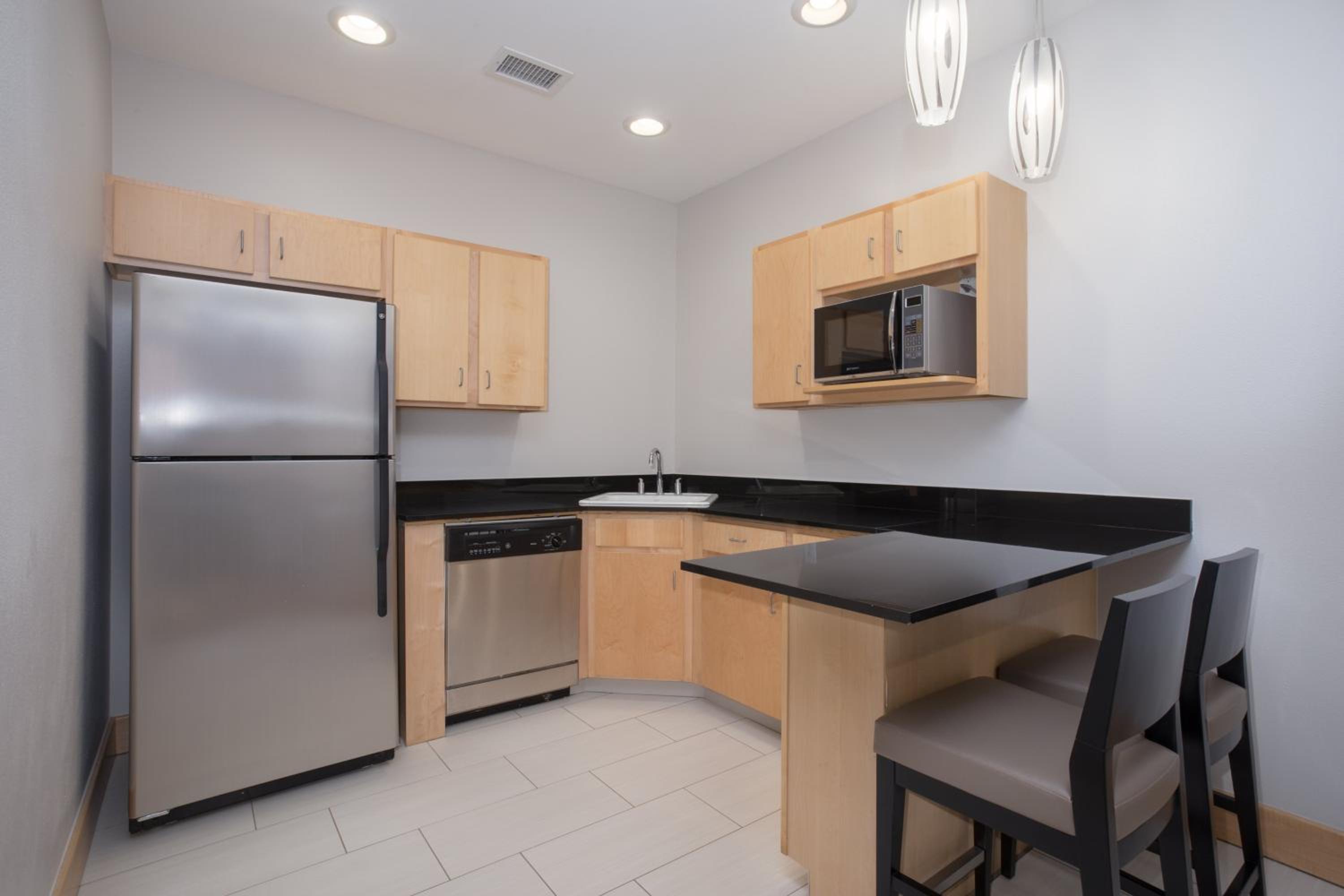 One-Bedroom King Suite - Photo 2