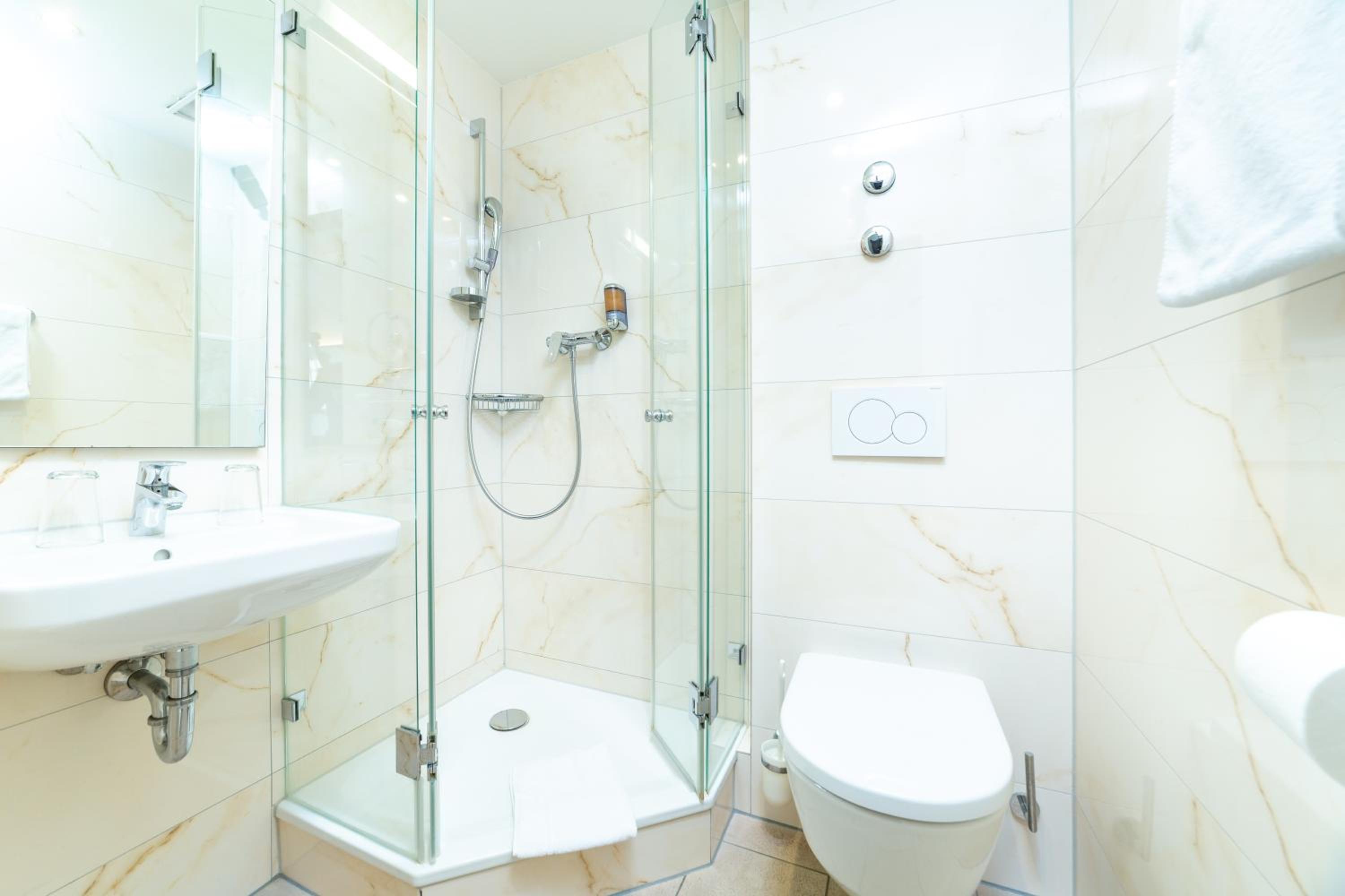 Modern Double Room - Photo 2