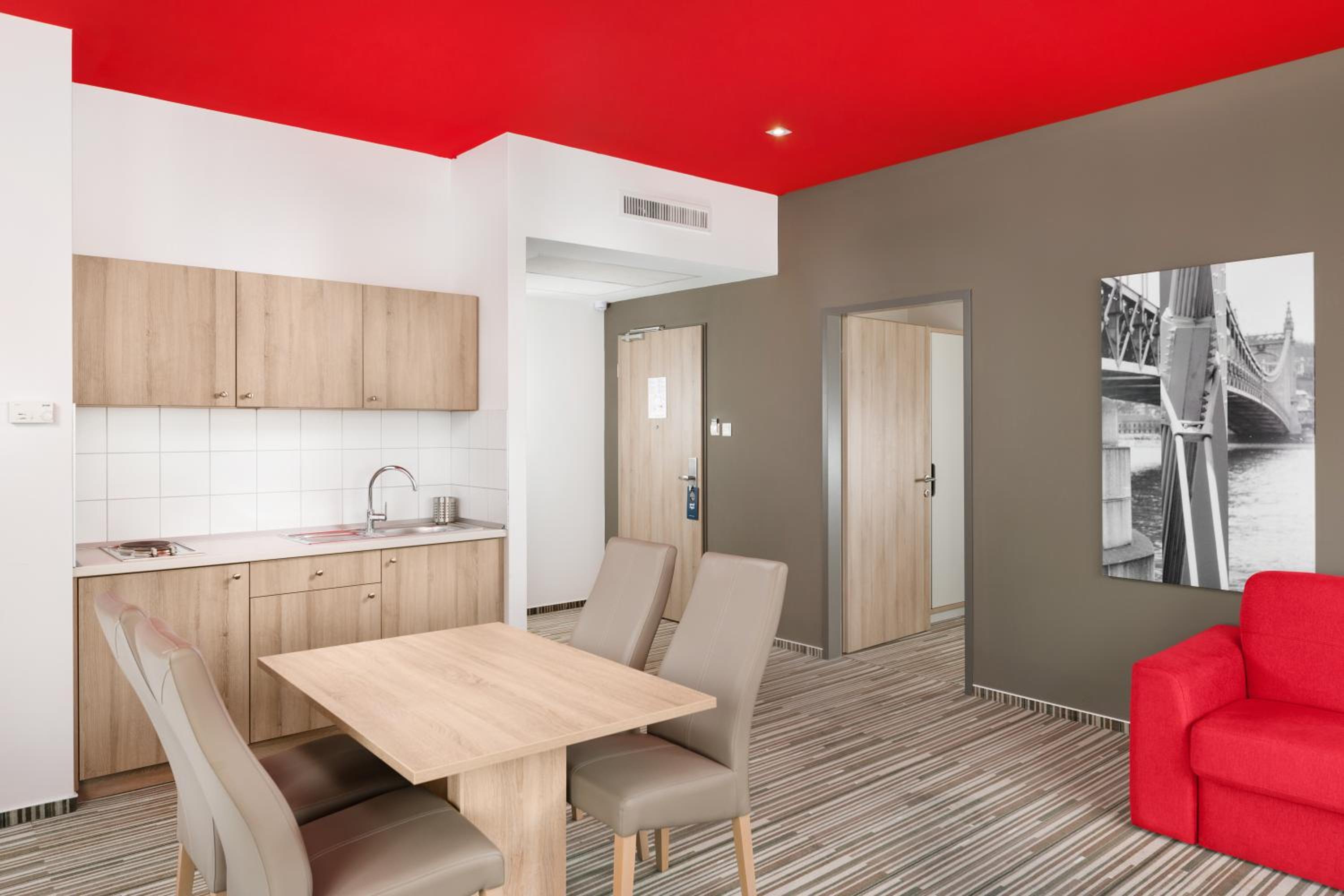 Budapest Suite - Photo 20