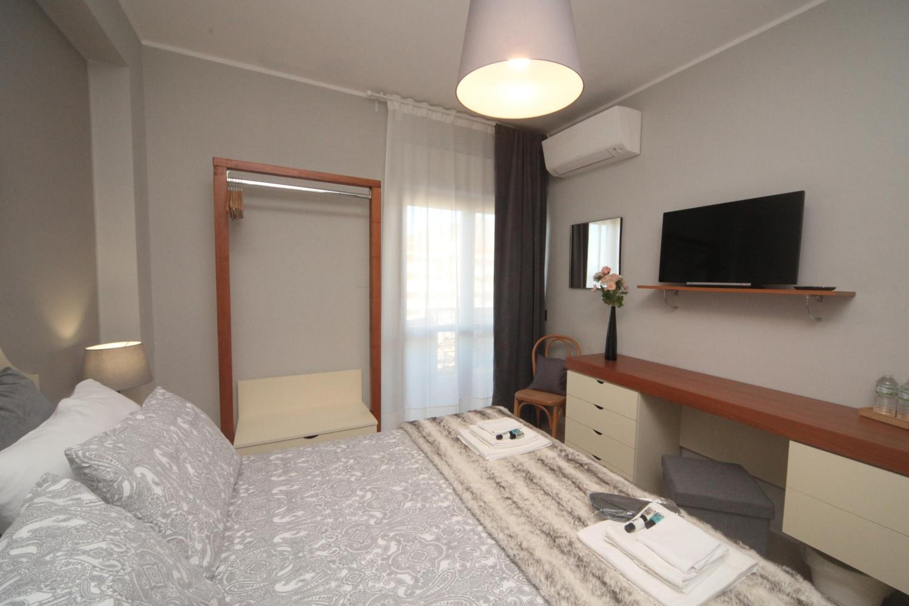 Deluxe Double Room with Balcony photo 2