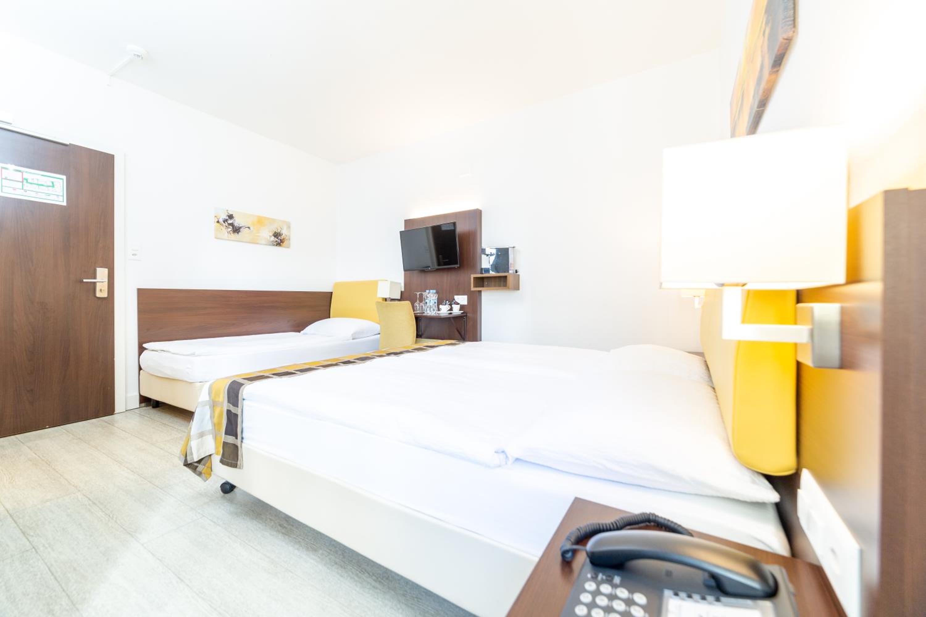 Modern Triple Room - Photo 4