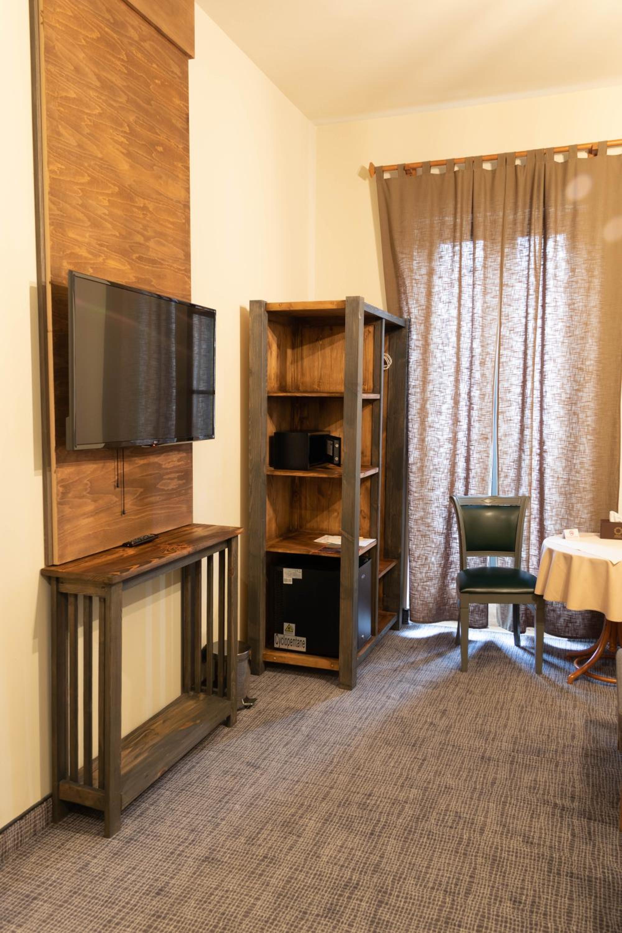 Standard Double or Twin Room photo 1