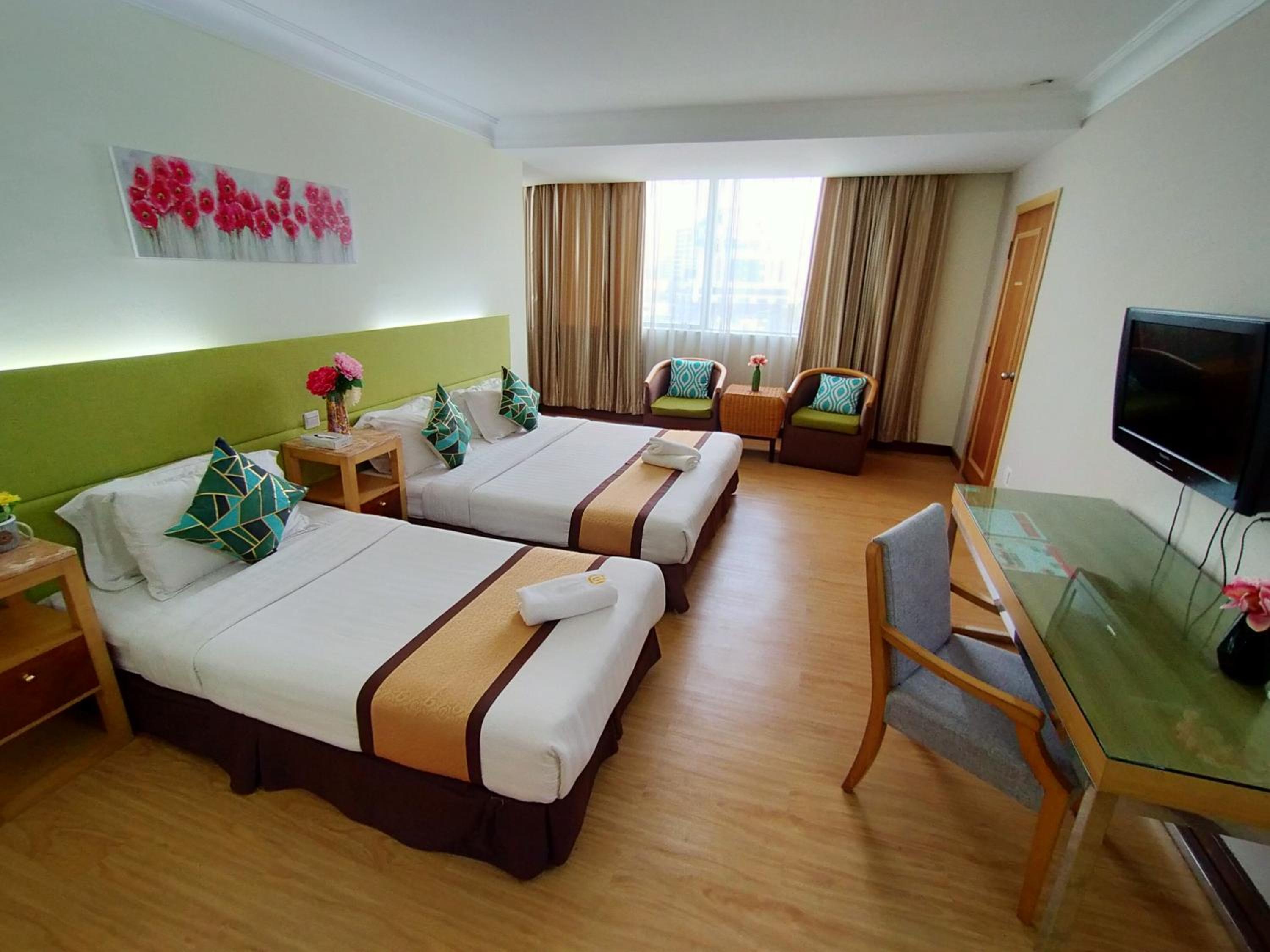 Deluxe Family Room - Photo 2