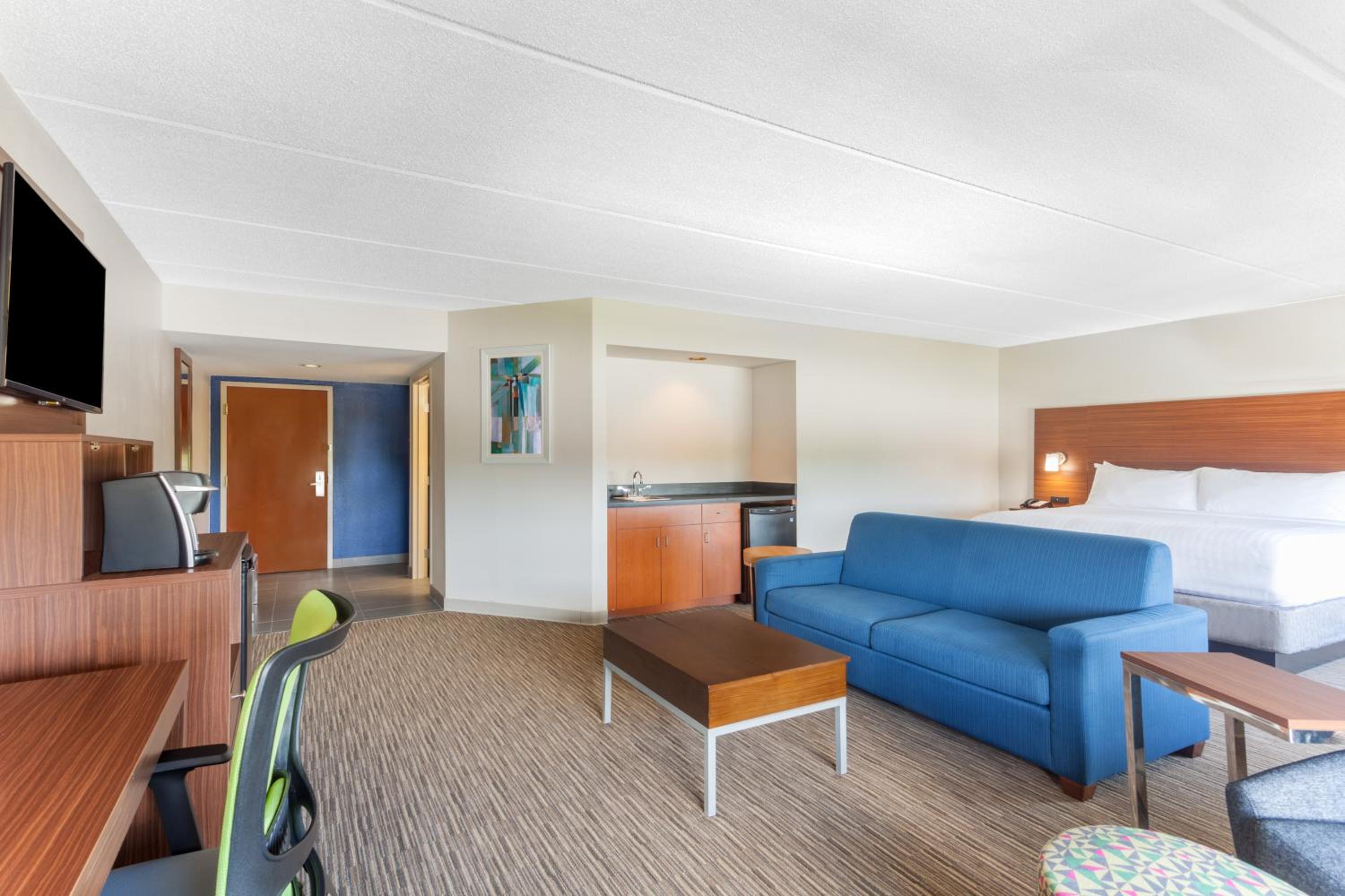 King Suite - Photo 3