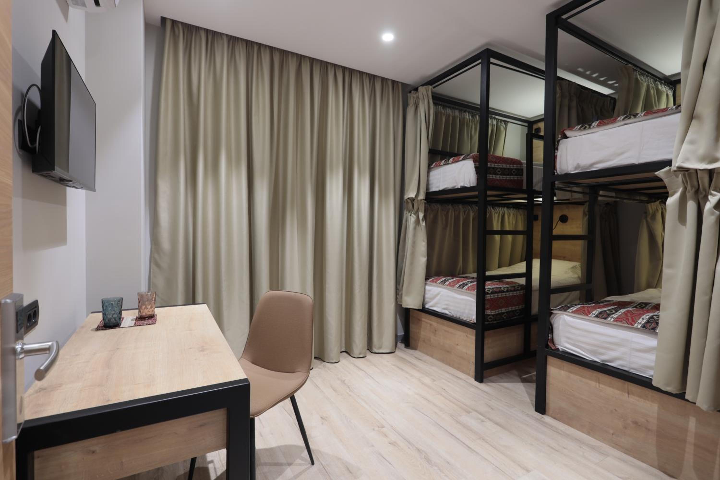 Quadruple Room photo 2