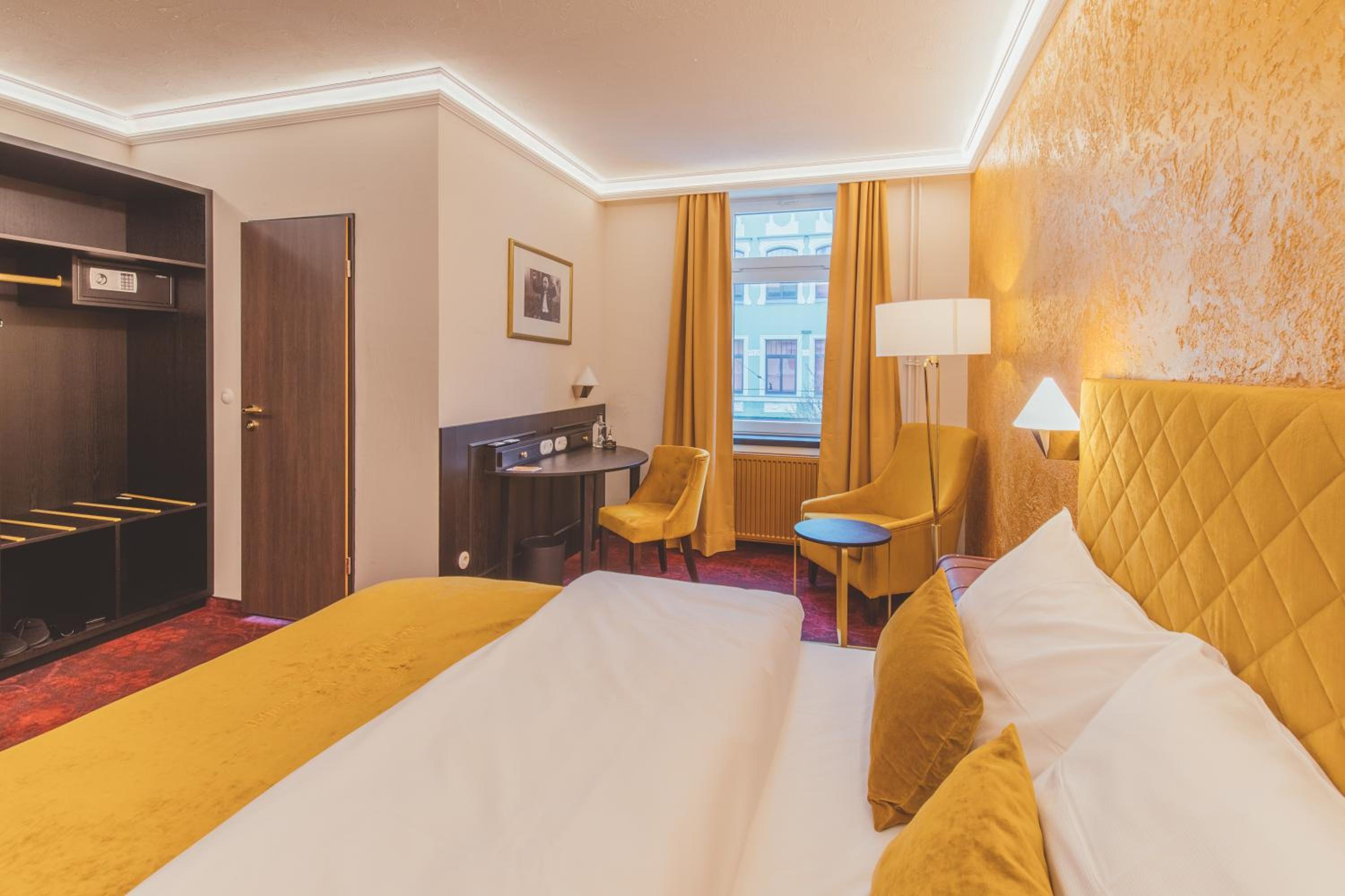Large Single Room