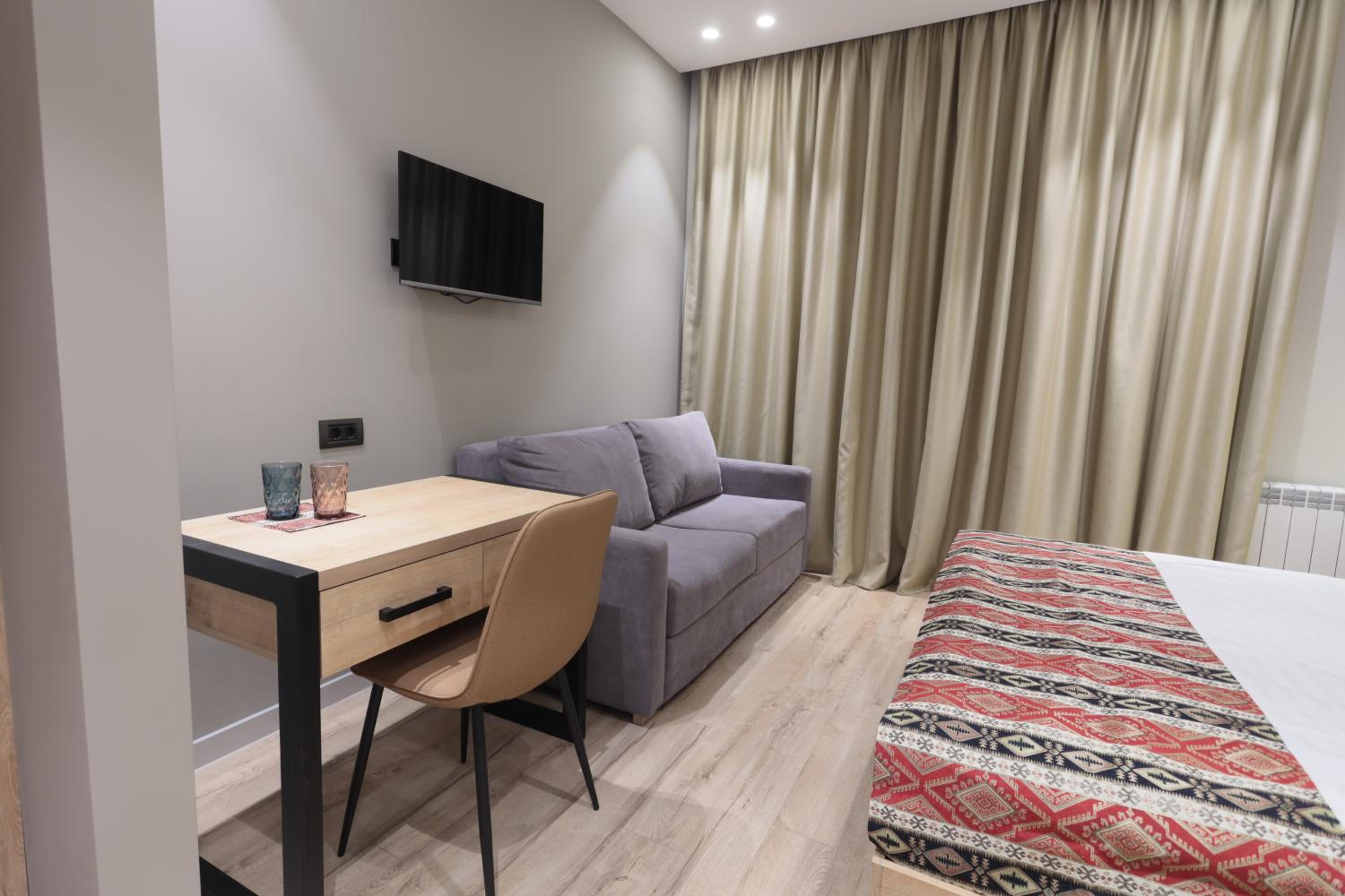 Deluxe Room (2 Adults + 1 Child) photo 3