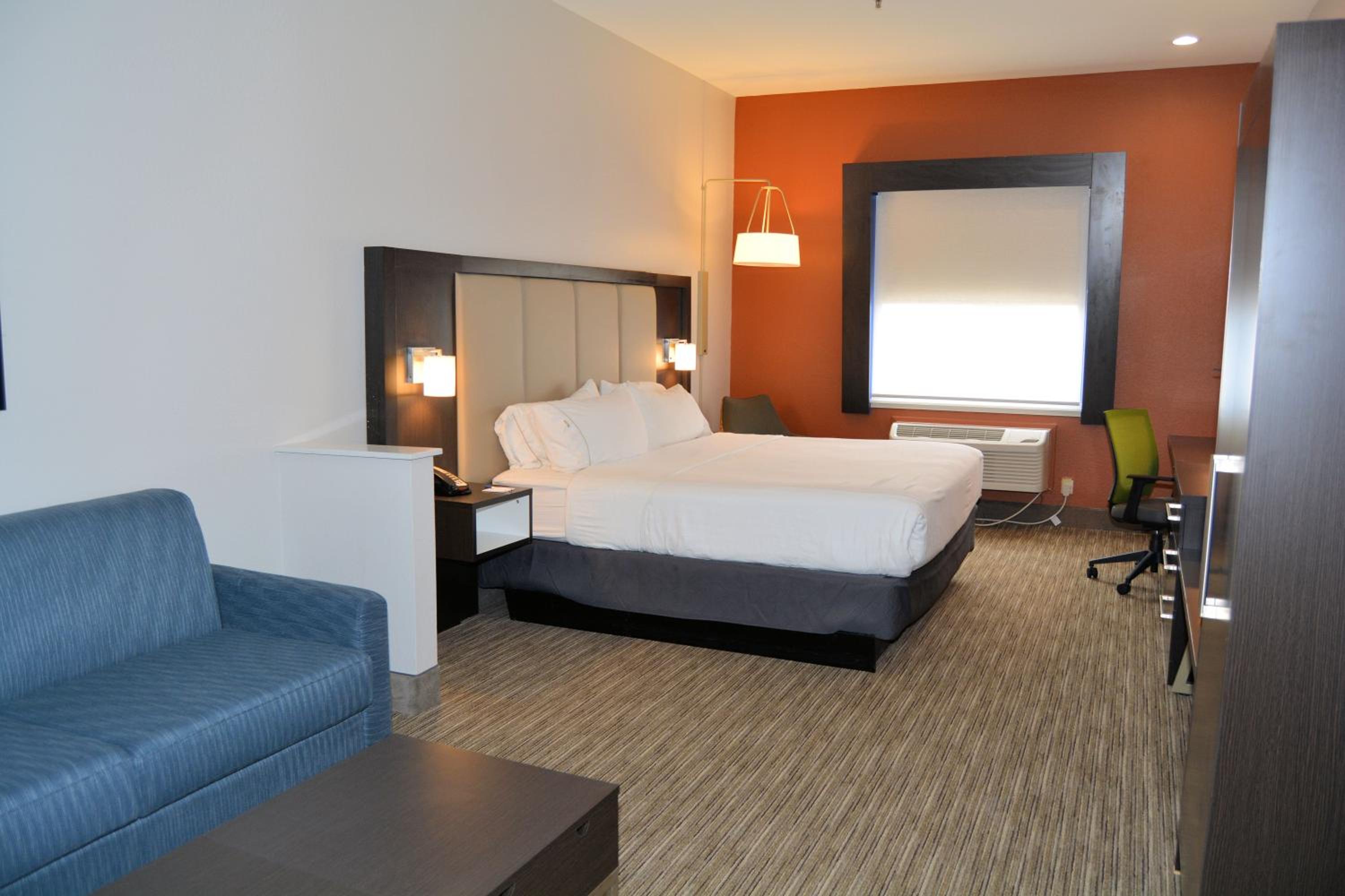 King Suite - Photo 1